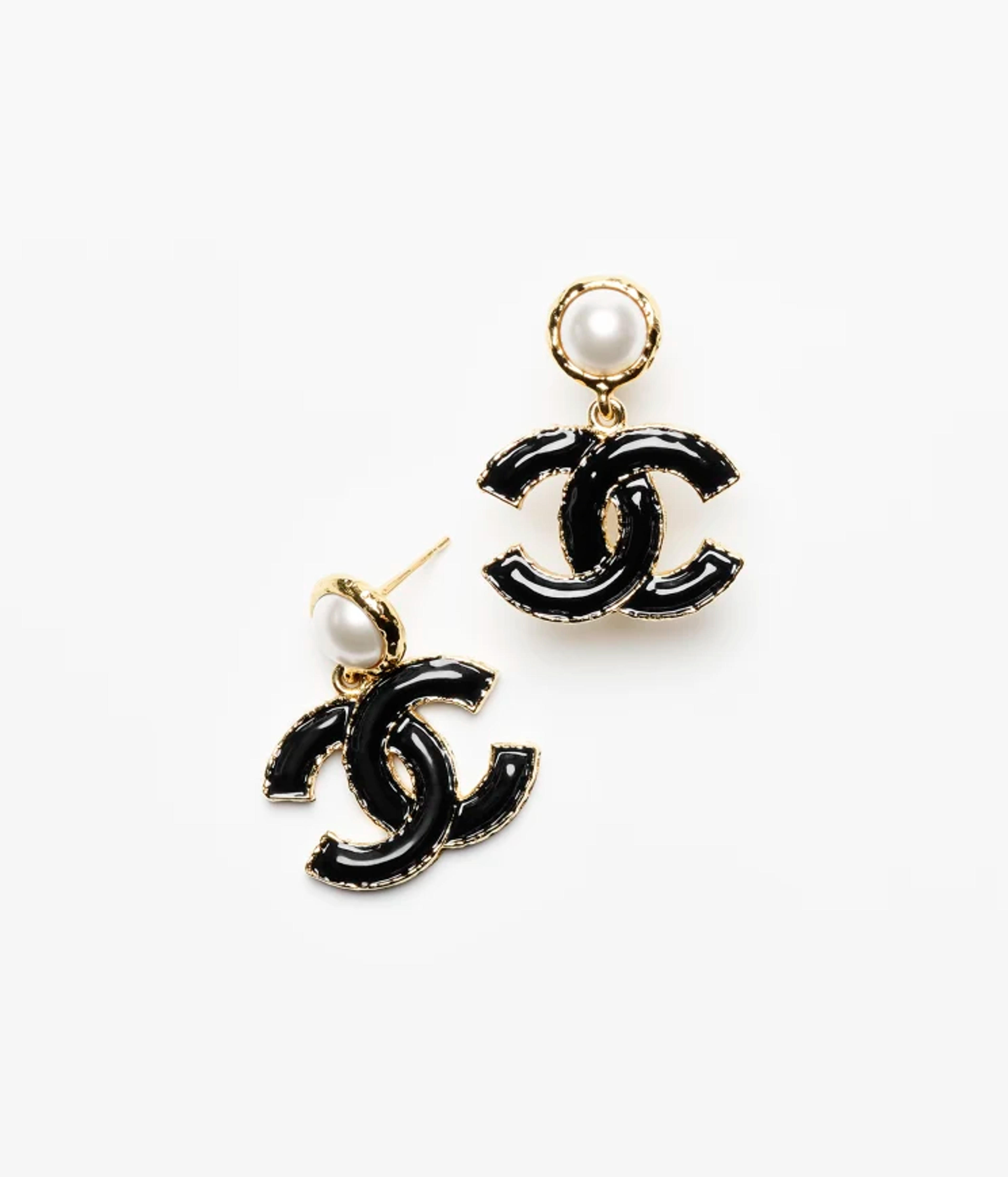 Pendant earrings - Metal & glass pearls, gold, black & pearly white — Fashion | CHANEL