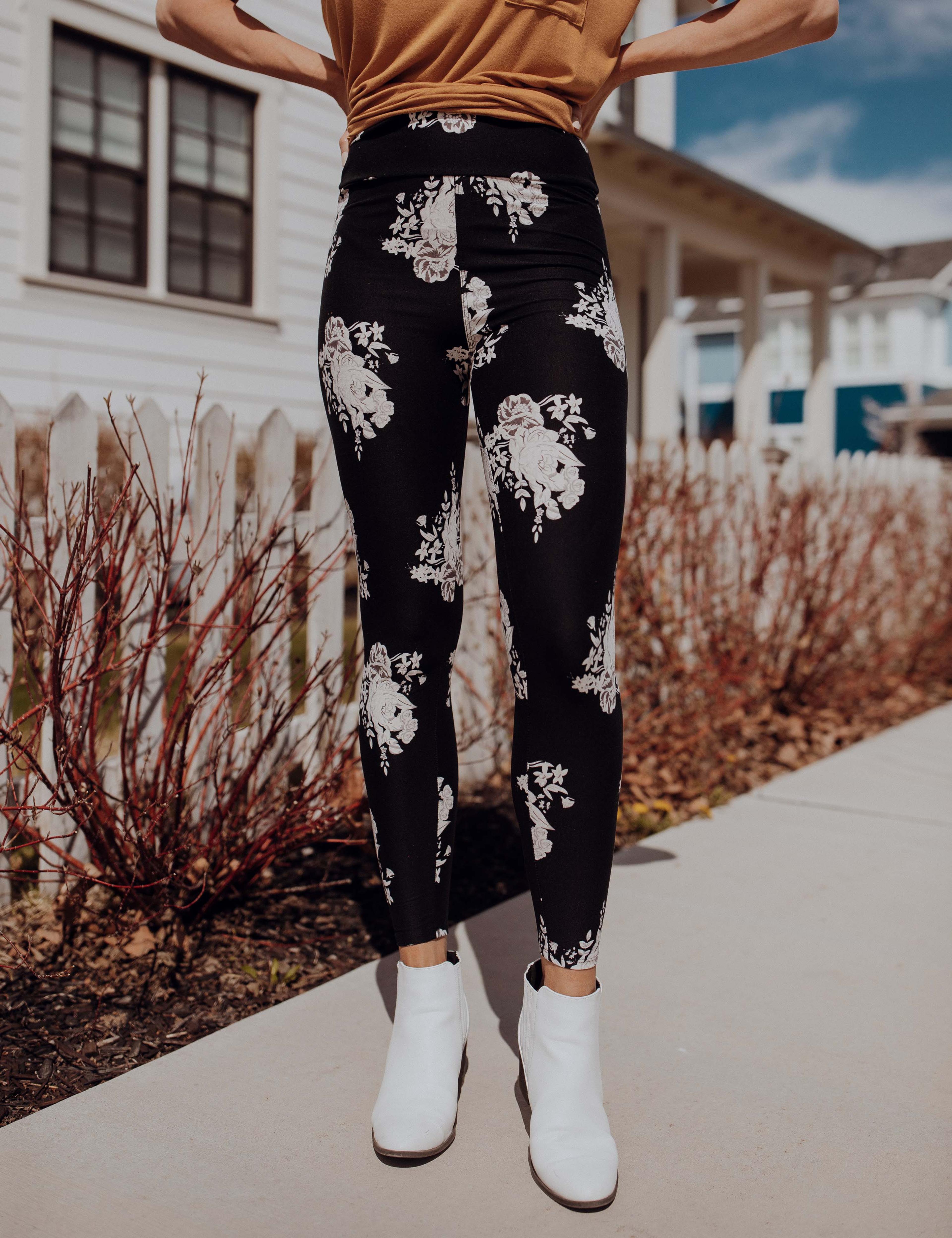 SA Exclusive Mod Floral Leggings - L/XL