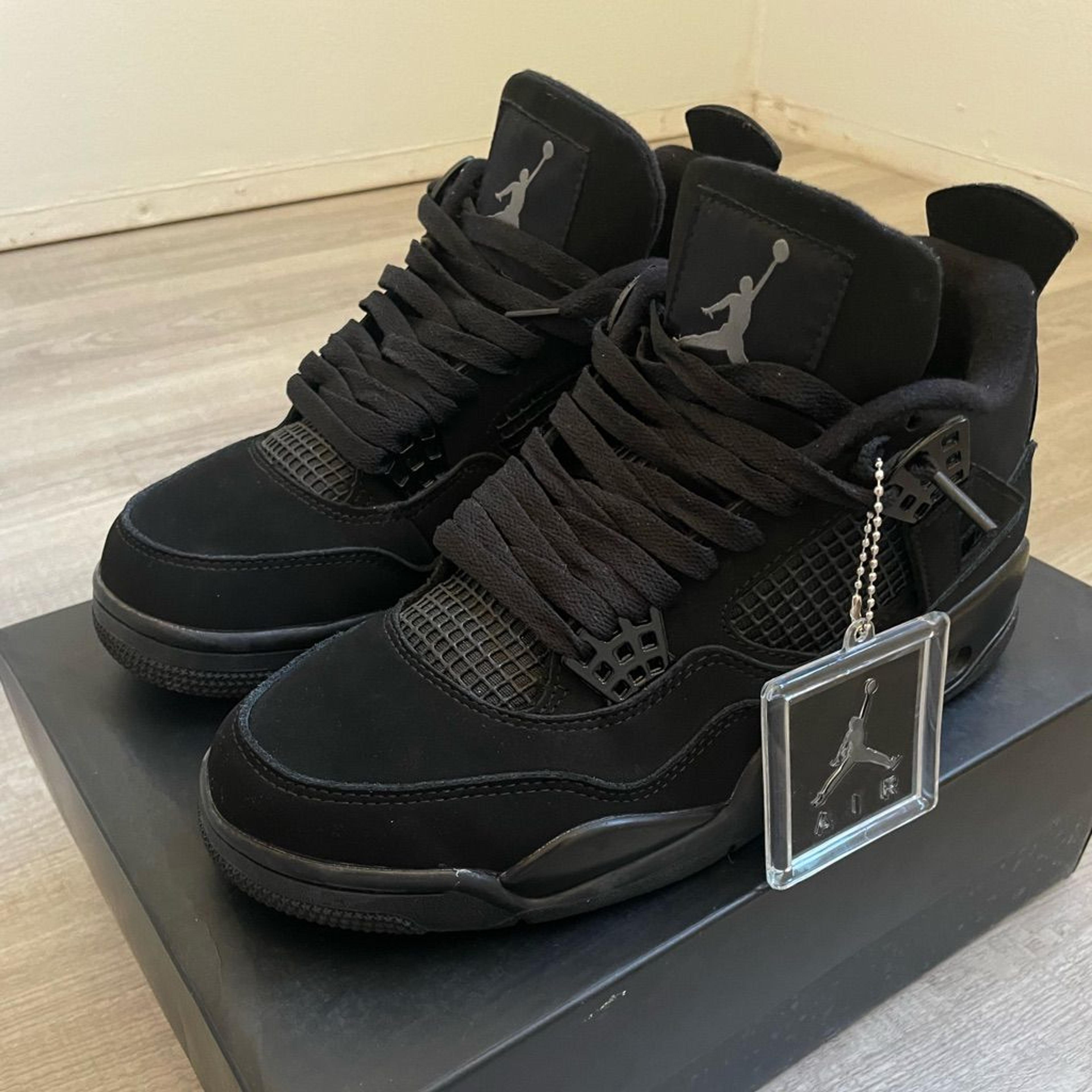 Jordan Shoes | Black Cat Jordan 4’s (2020) 9.5/10 | Color: Black | Size: 8