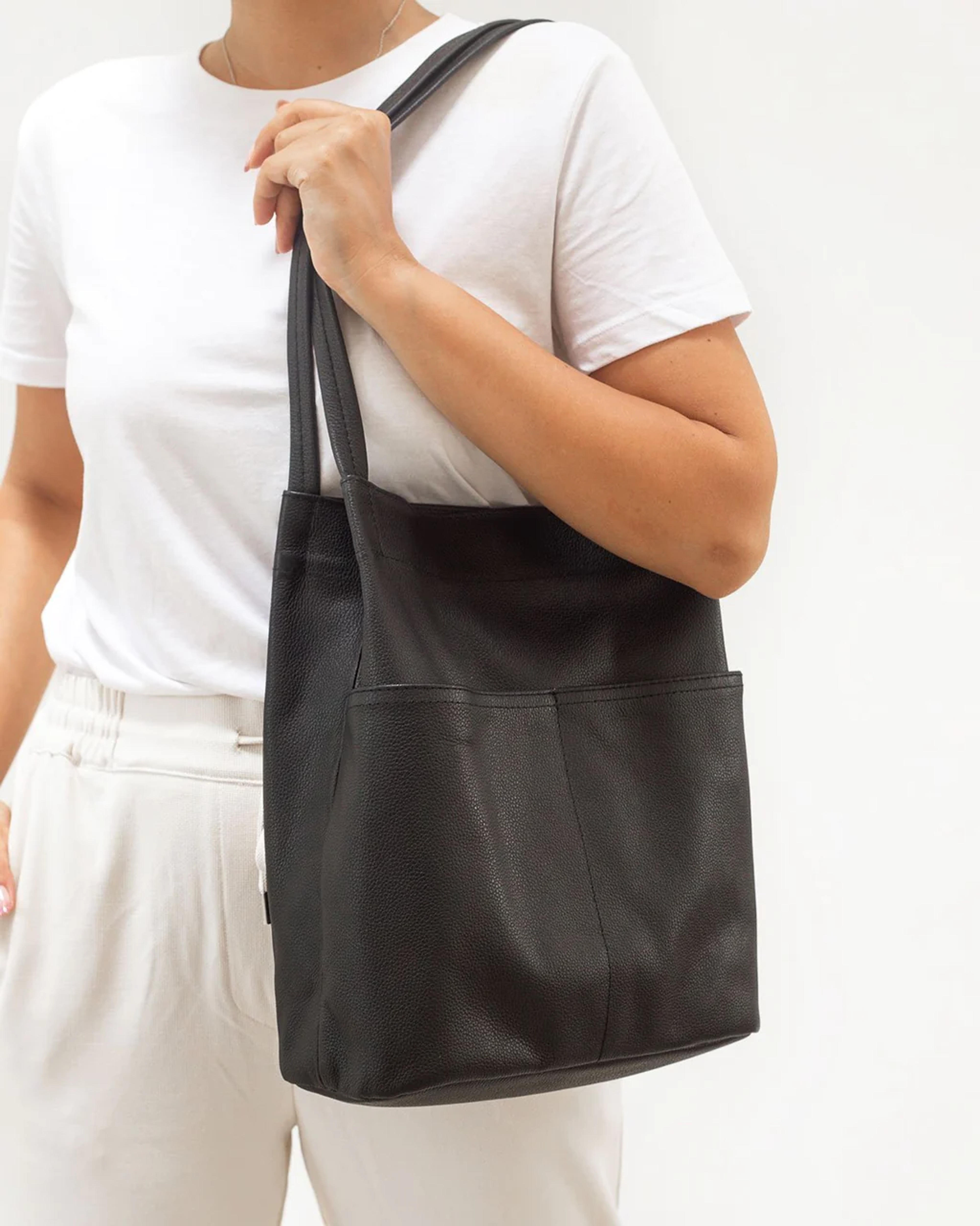 Rome Shoulder Bag - Black