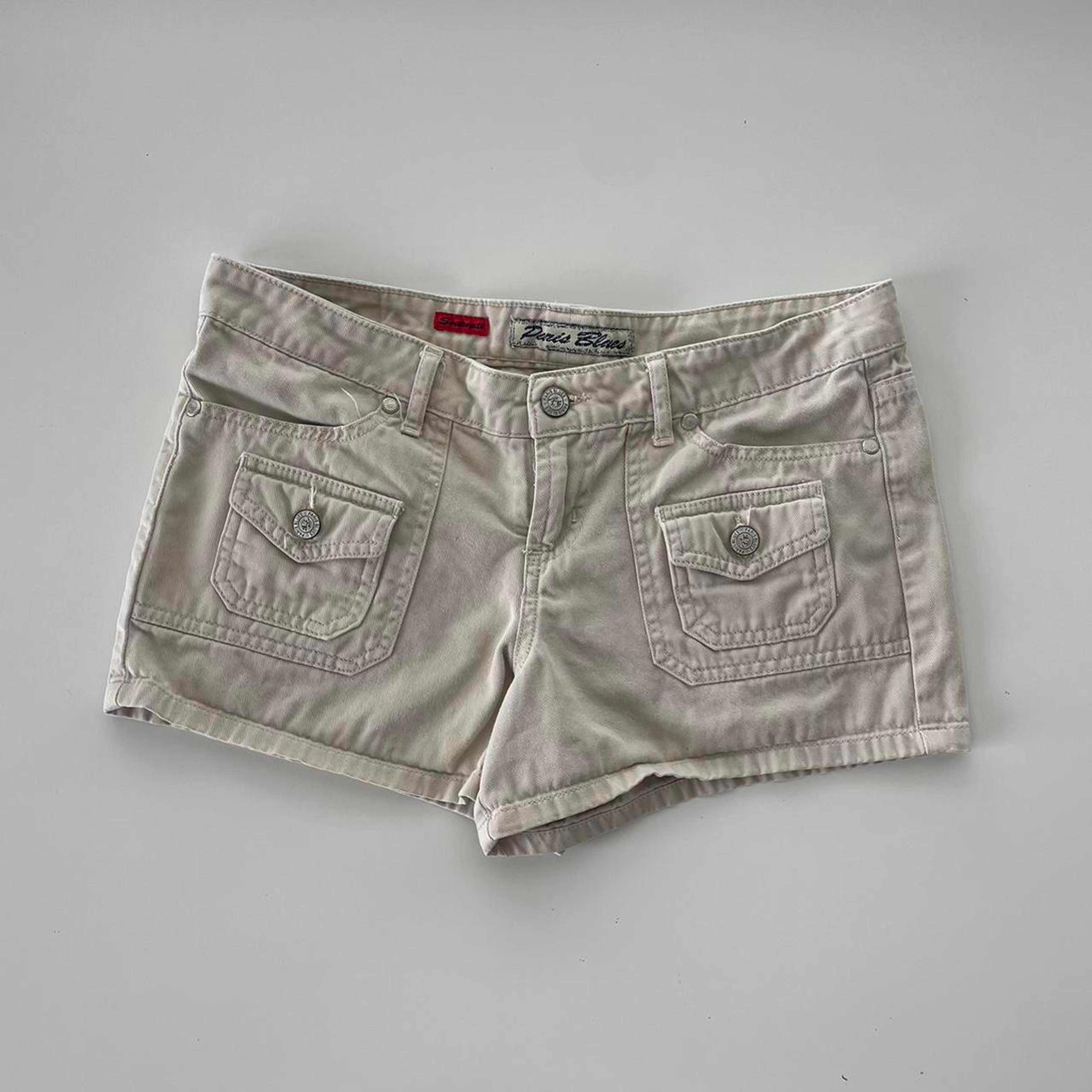 Vintage Y2K Tan Shorts, Cargo Style

⋆ 2000s Y2K 
⋆...