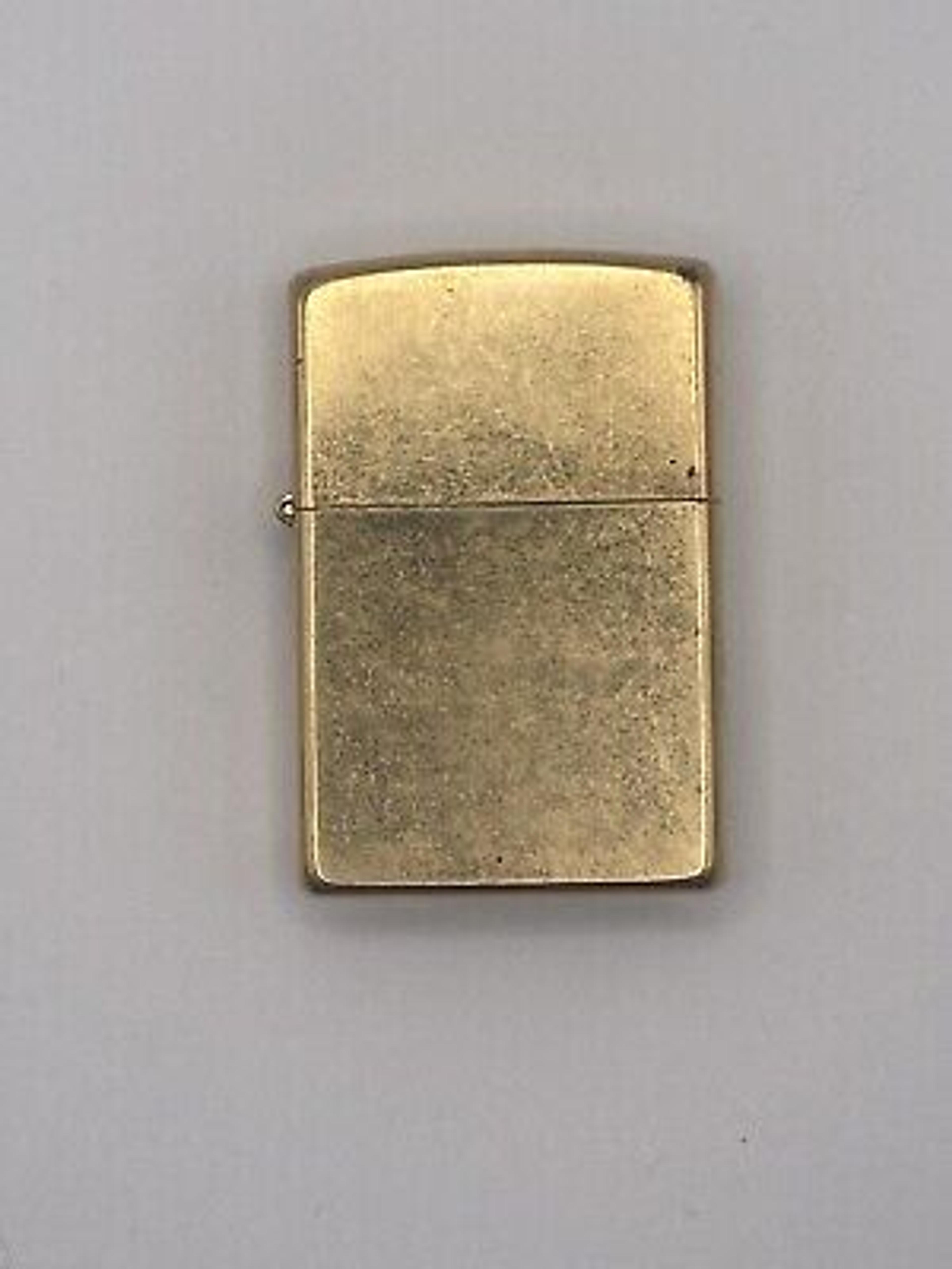 VINTAGE ZIPPO BRASS GOLD TONE LIGHTER 2002