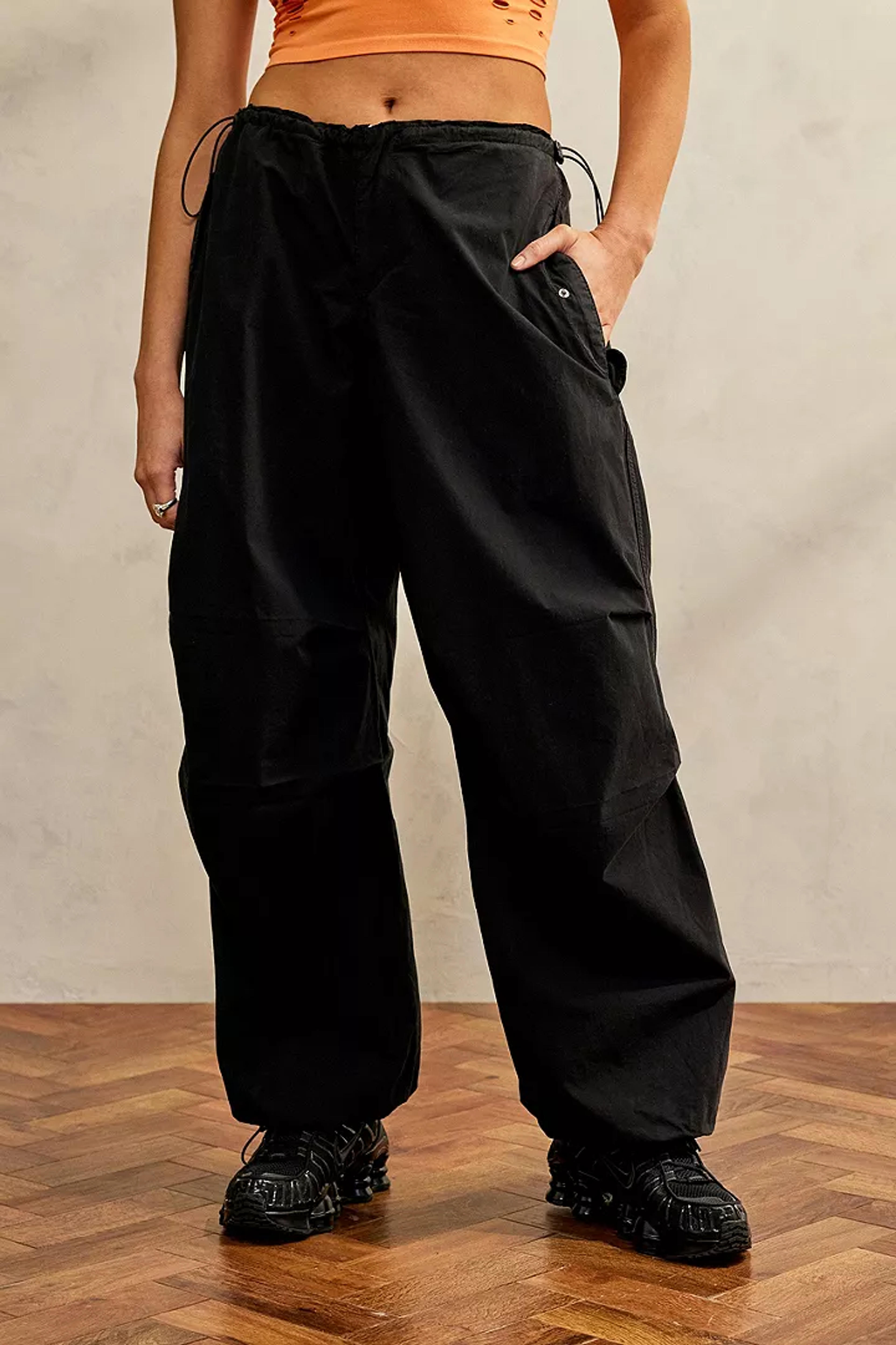 iets frans... – Weite Tech-Hose | Urban Outfitters DE