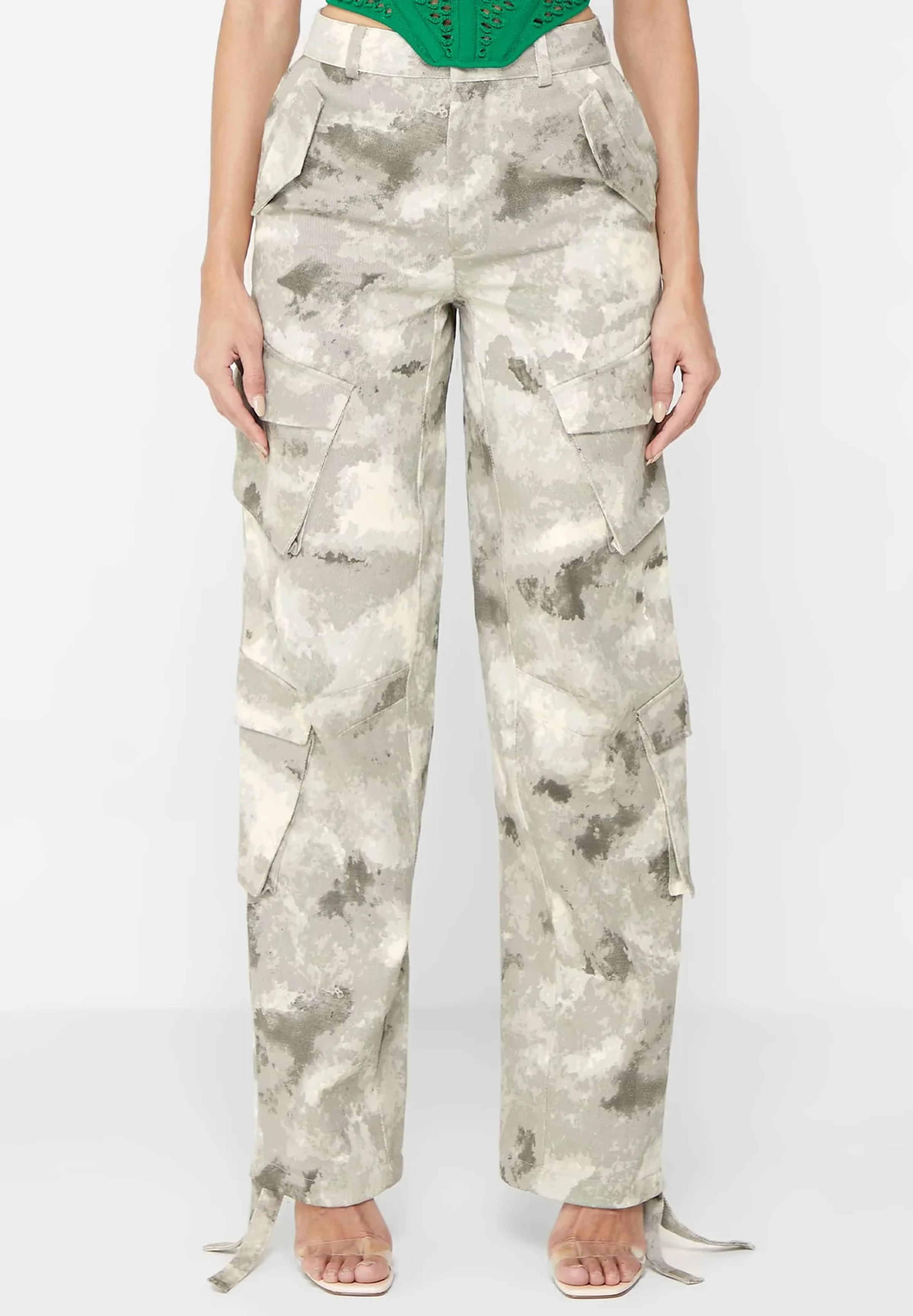 Wide Leg Camo Cargo Pants - Grey