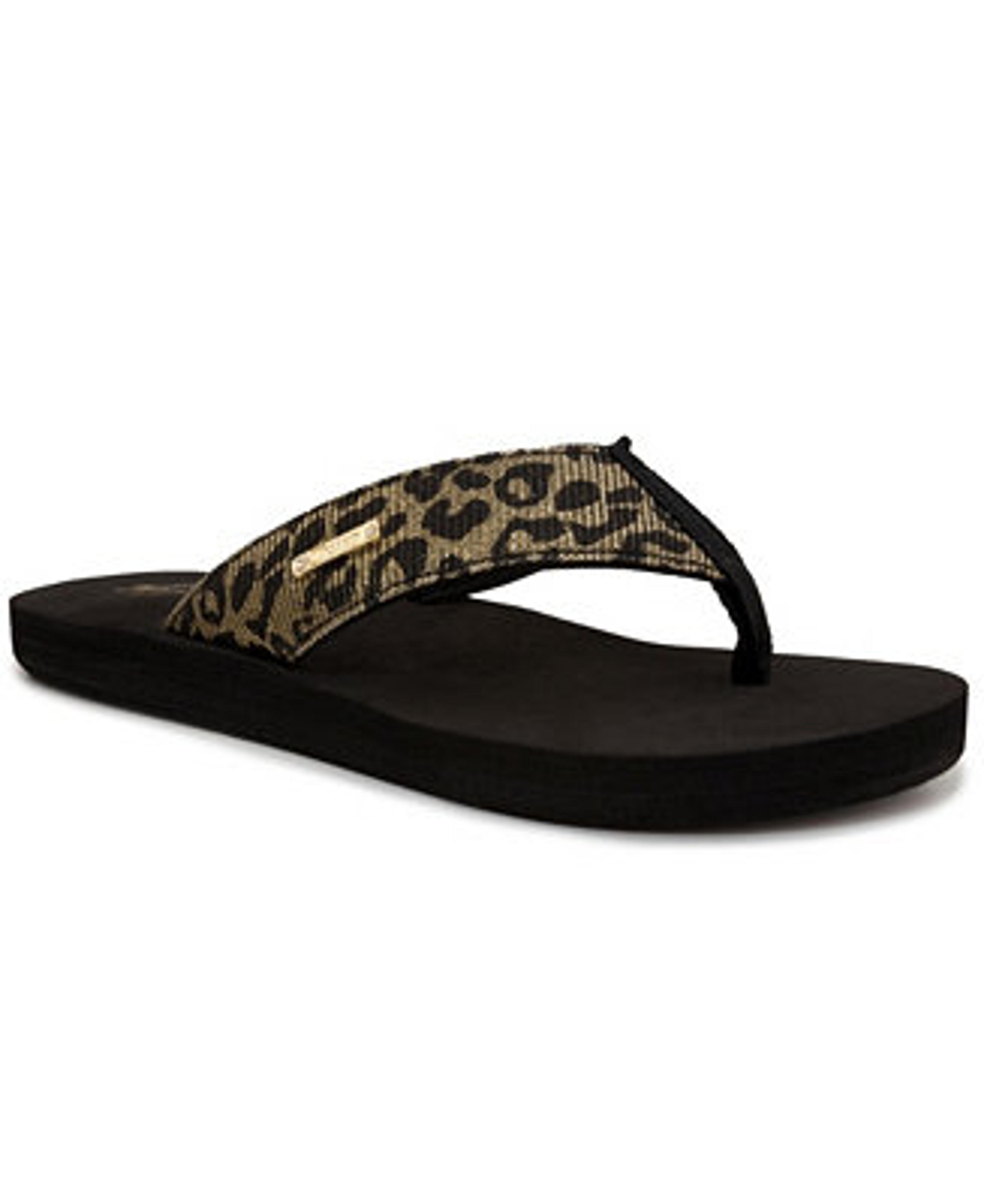 Juicy Couture Women's Smirk Flip-Flops & Reviews - Sandals - Shoes - Macy's