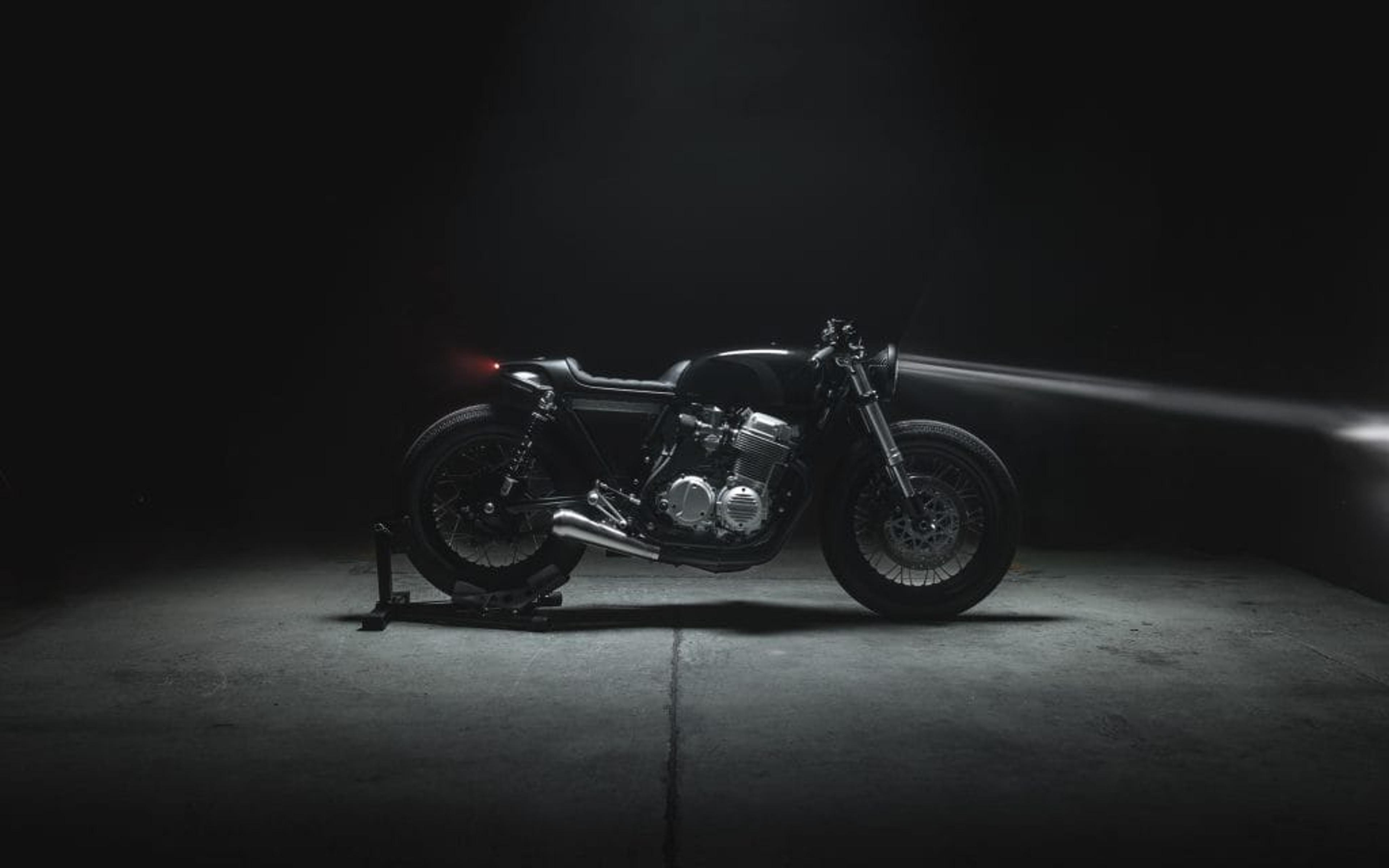 Wolf, la Honda CB750 de Hookie Co. - Super7moto