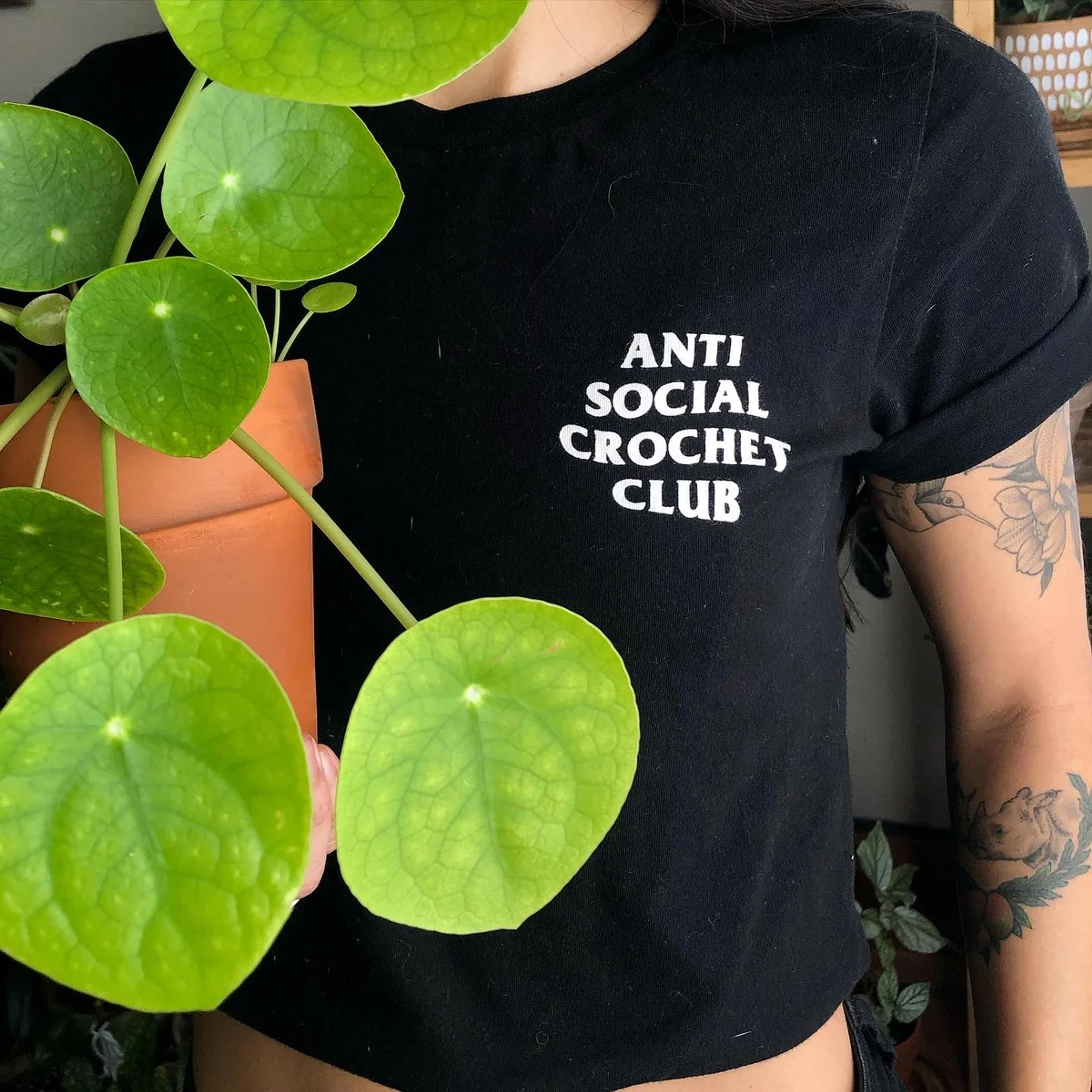 ANTI SOCIAL CROCHET CLUB TEE | YARN LOVER