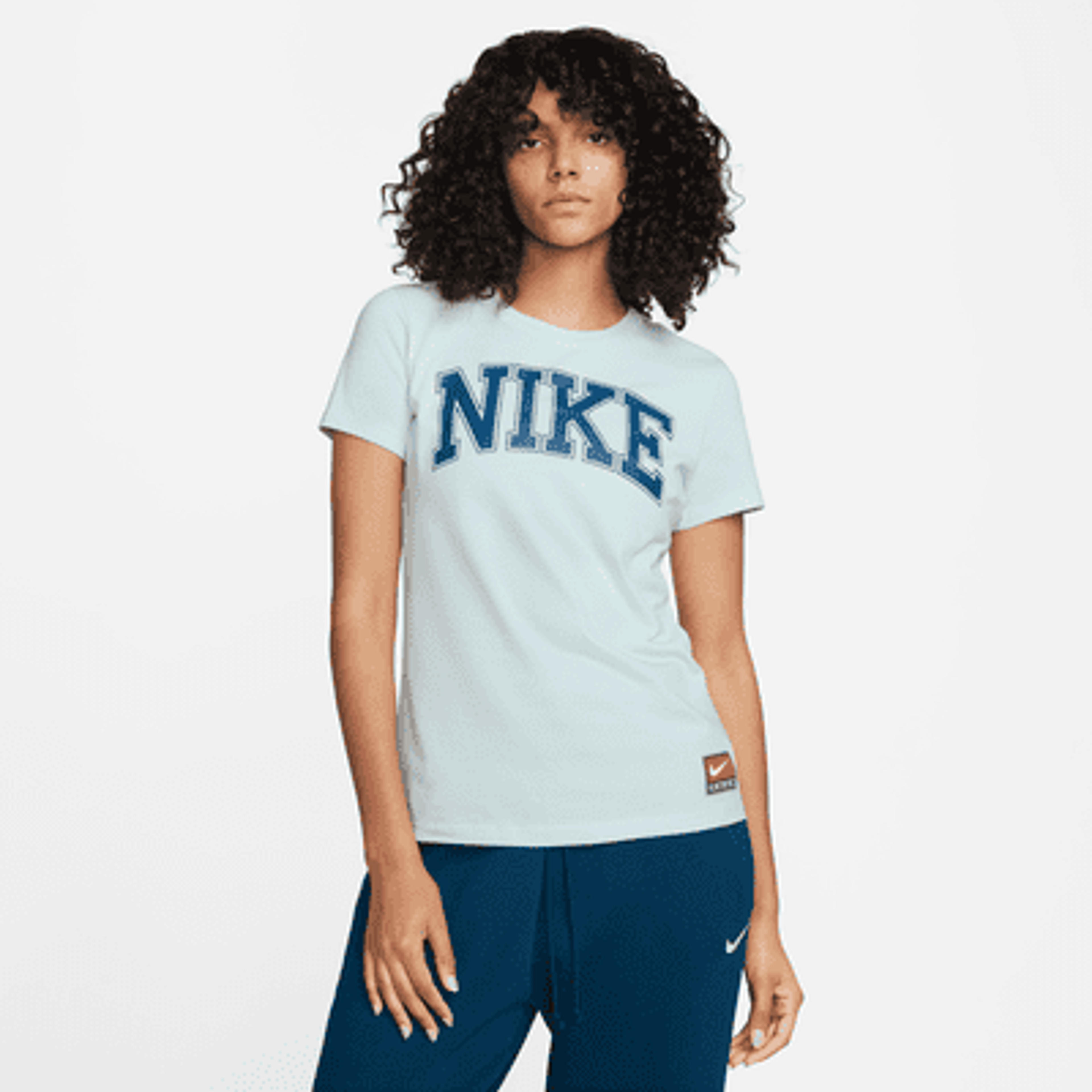 Nike Sportswear Women's T-Shirt. Nike.com