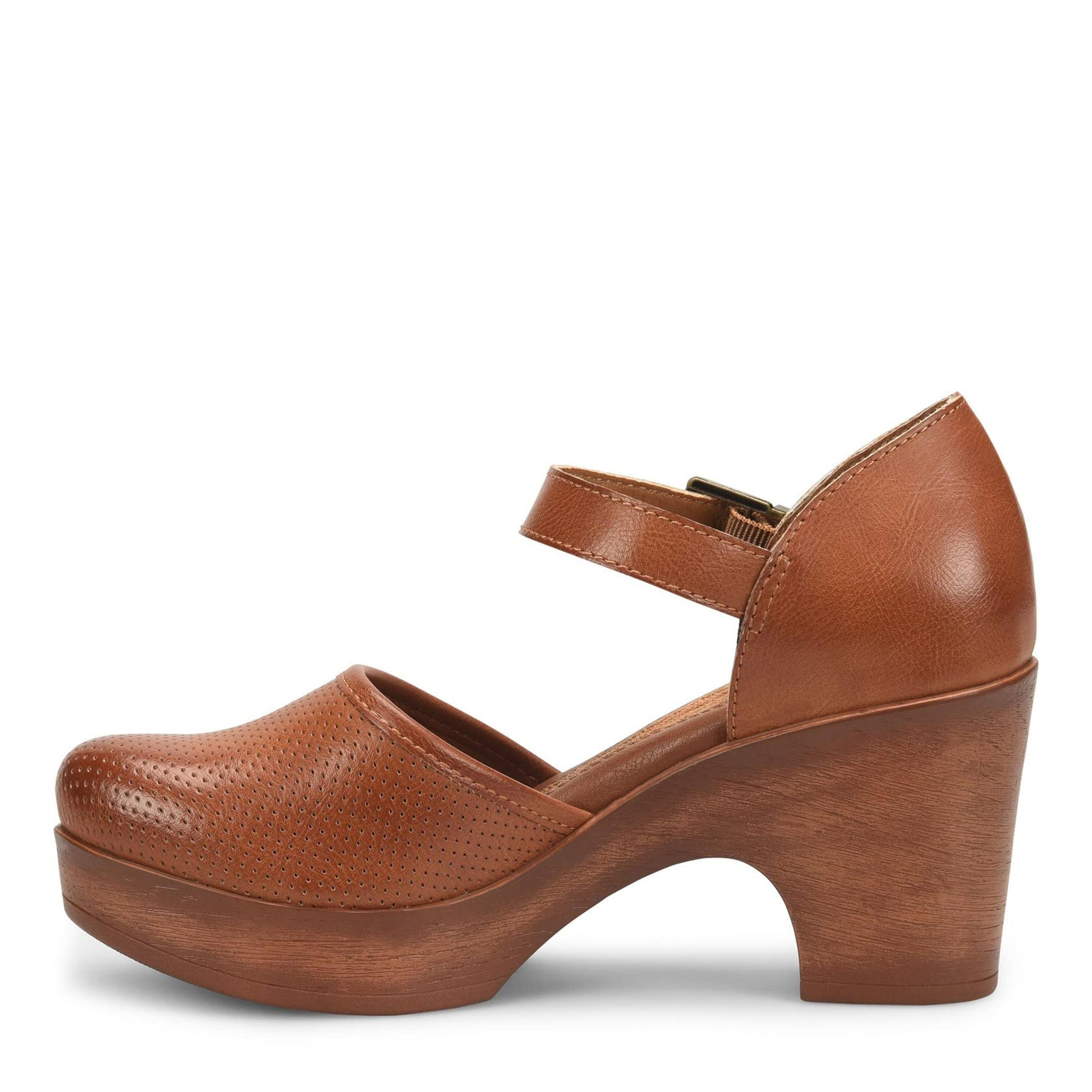 Amazon.com | b.o.c. Women's, Gia Clog | Mules & Clogs