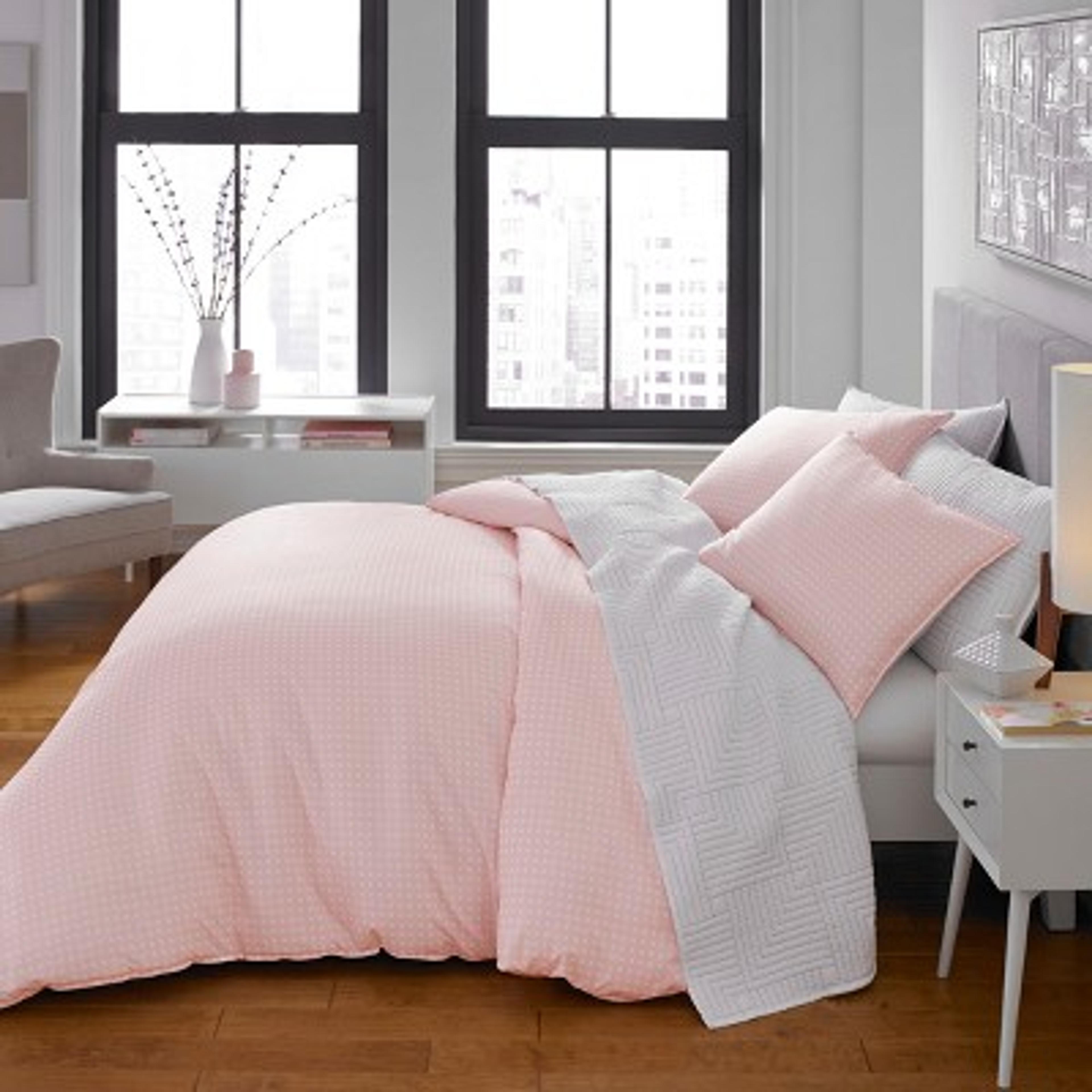 Twin Penelope Duvet Cover Set Pink - City Scene