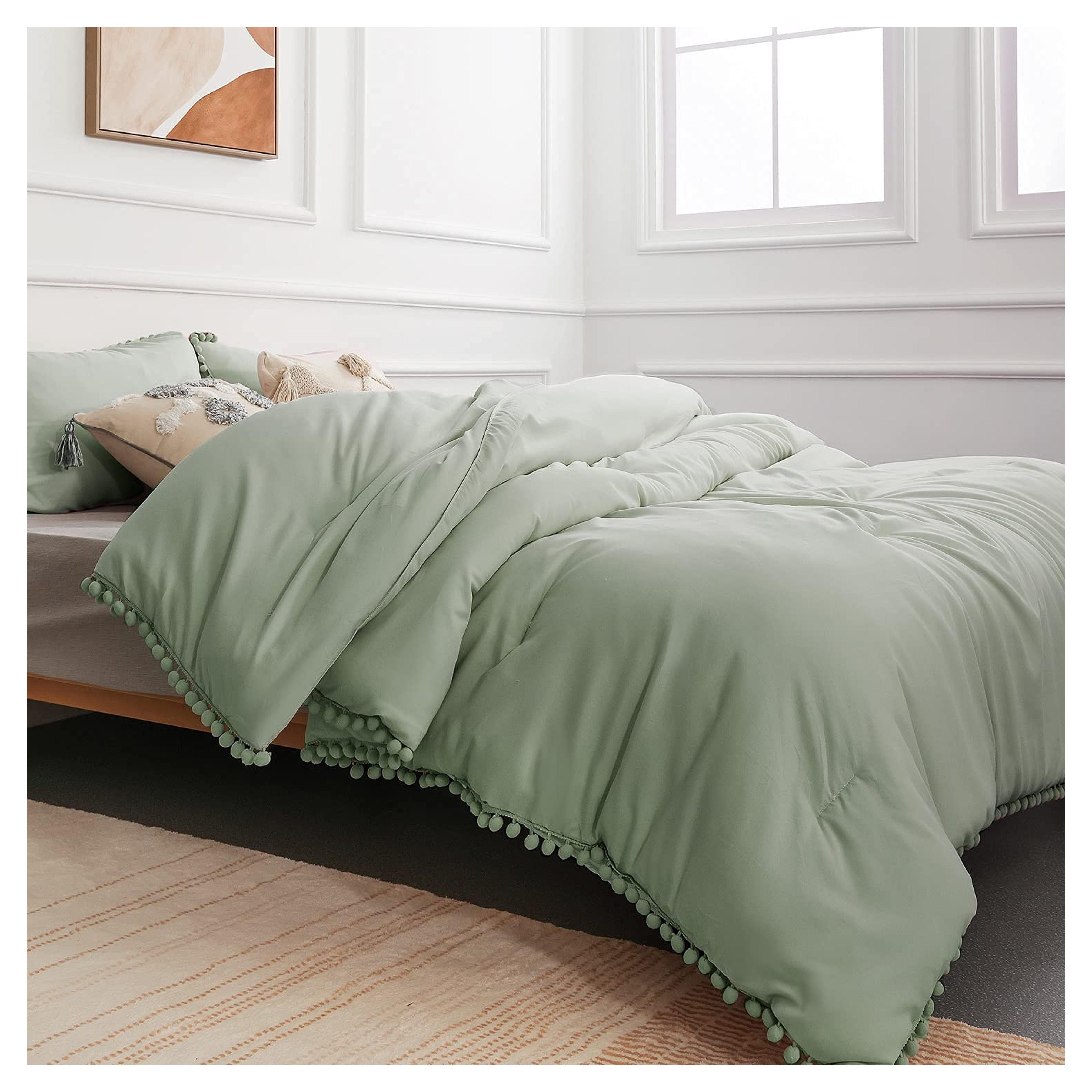 Amazon.com: YIRDDEO Sage Green Queen Ball Pom Fringe Design Comforter Set 3pcs, Boho Aesthetic Luxurious Full Bedding Set, Vintage Ultra Soft Microfiber Comforter Set (1 Comforter, 2 Pillowcases) : Everything Else