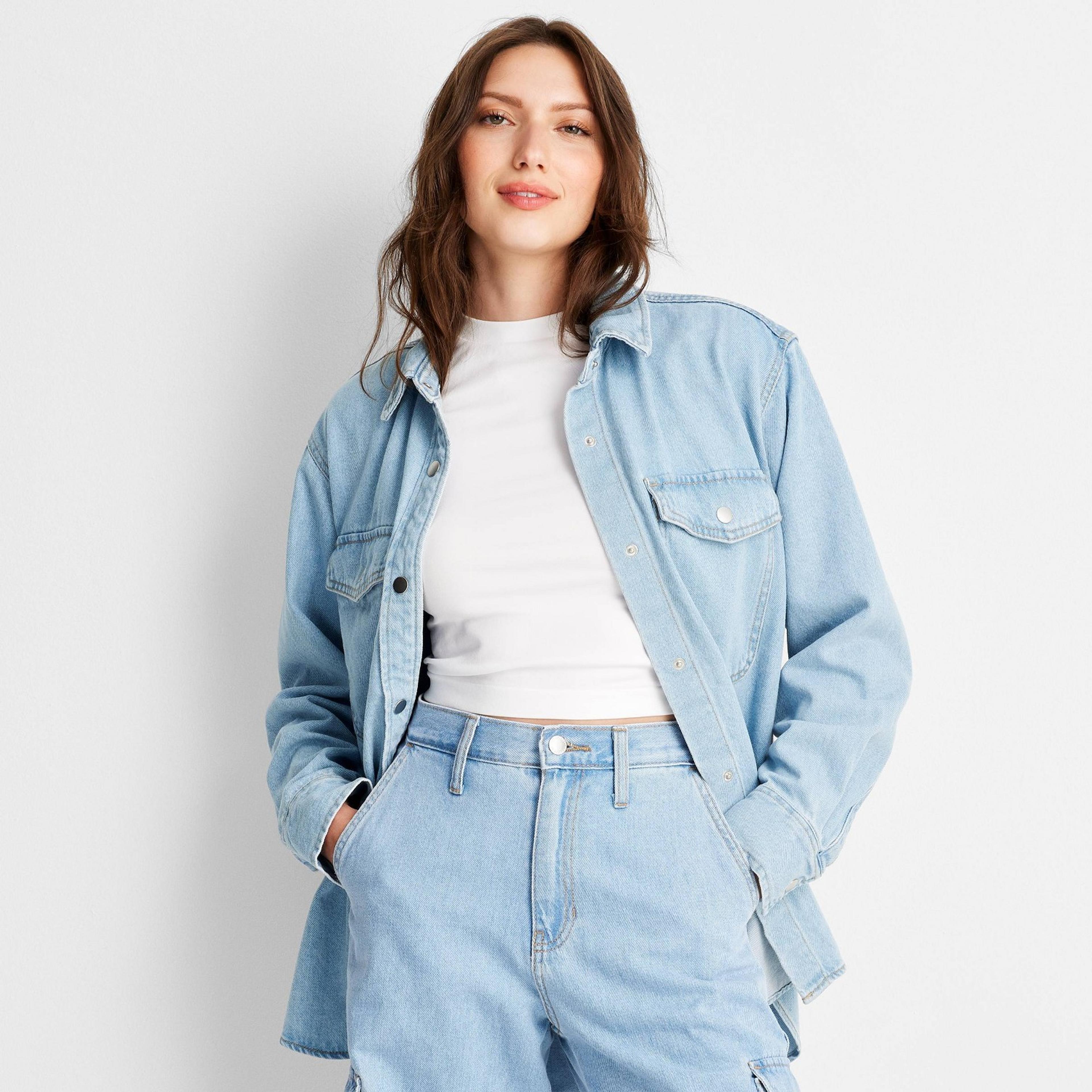 Women&#39;s Oversized Long Sleeve Collared Button-Down Denim Shirt - Universal Thread&#8482; Light Wash XL