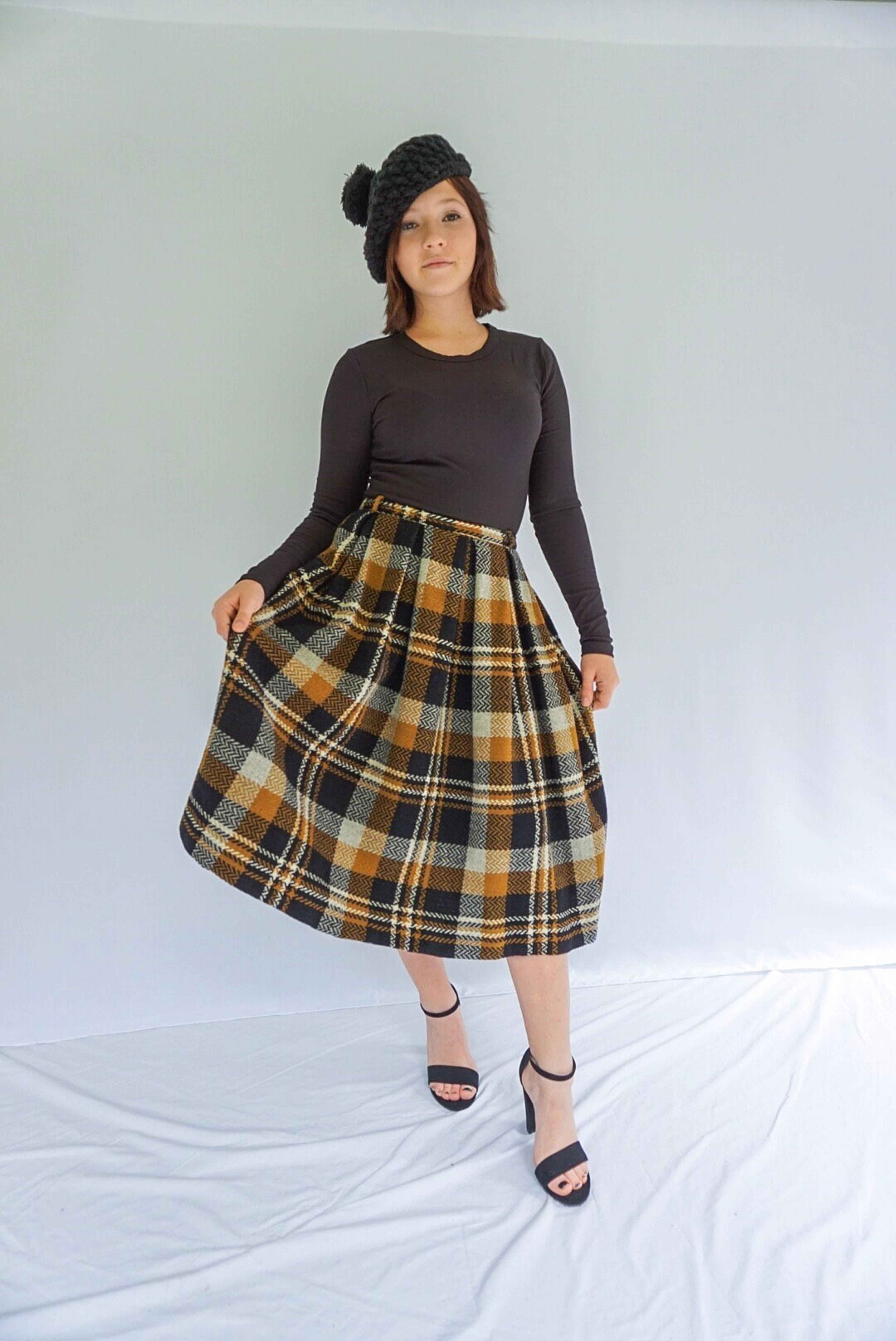 1970s Beautiful Black Beige and Gold Large Plaid Print Fashion - Etsy