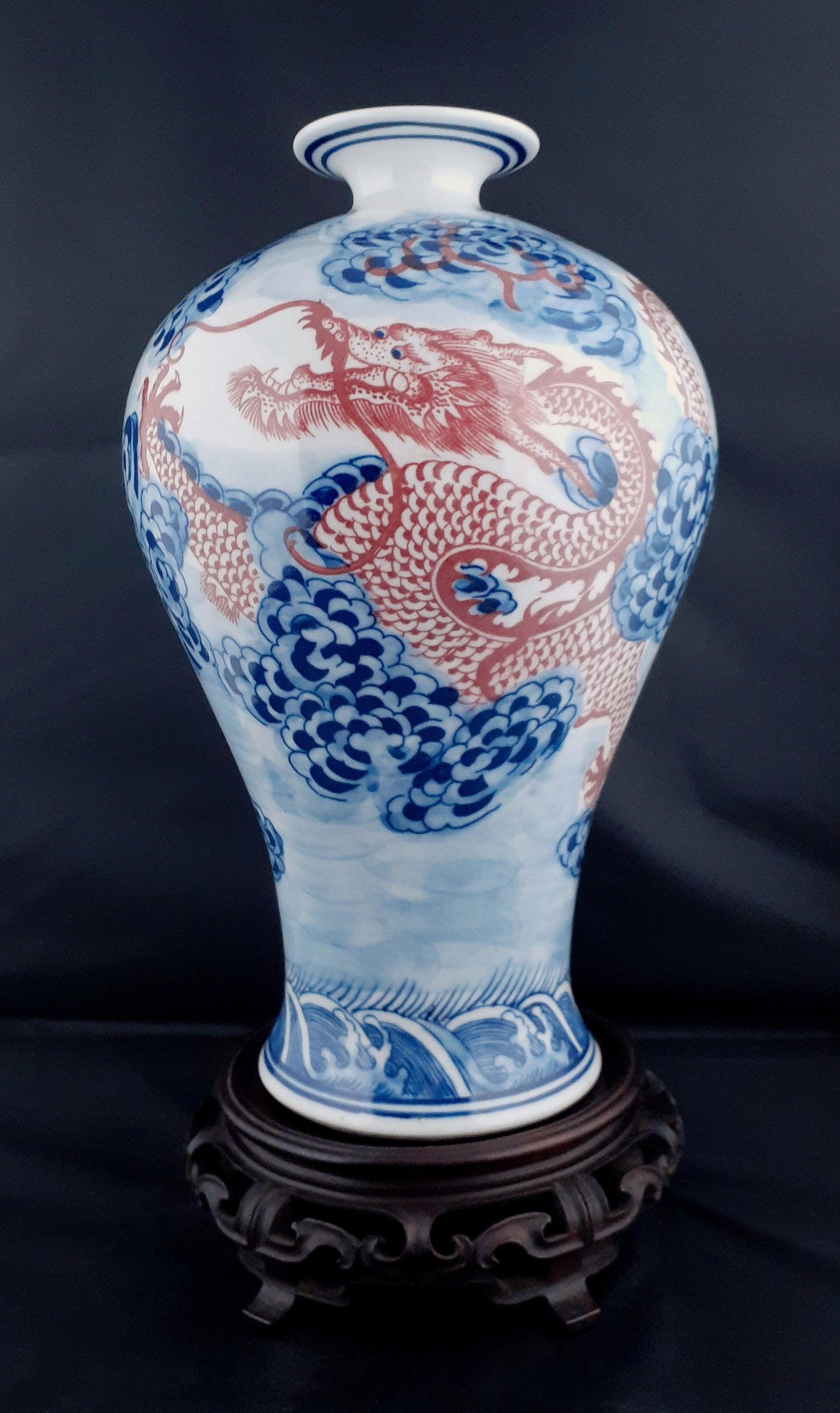 Chinese porcelain dragon meiping