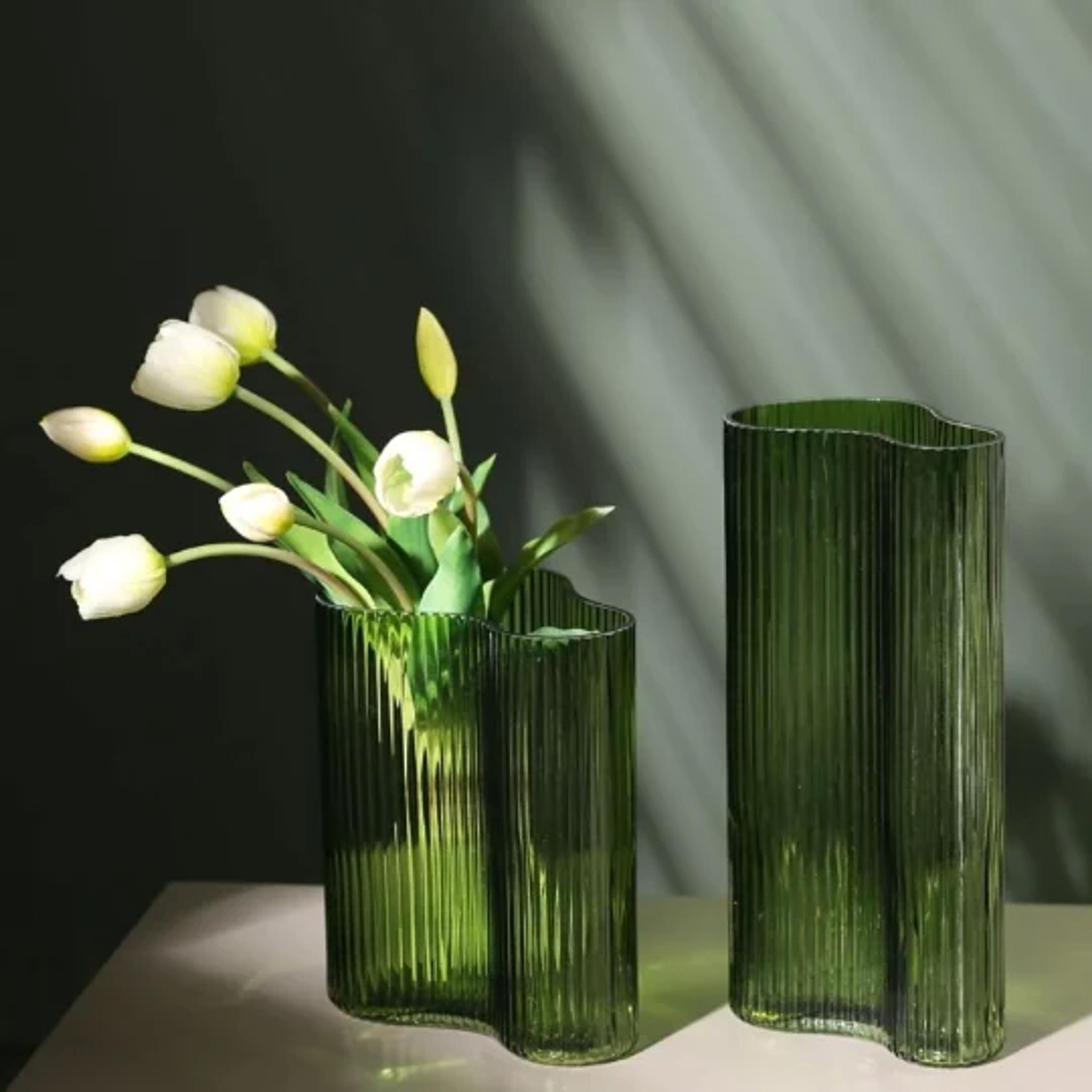 Contour Ribbed Glass Vase Set