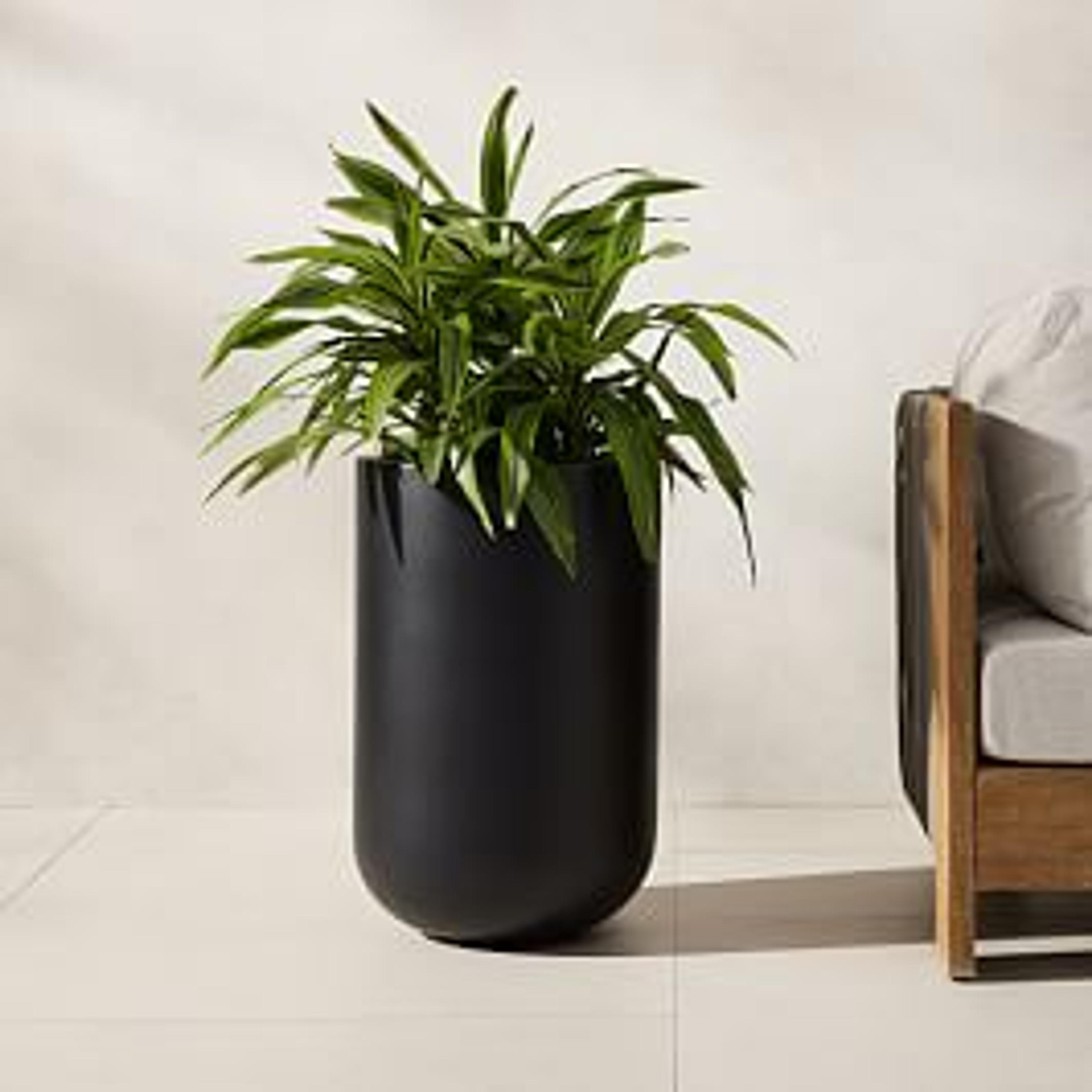 Radius Ficonstone Indoor/Outdoor Planter, Short Entry, 15.7"D x 24"H, Black