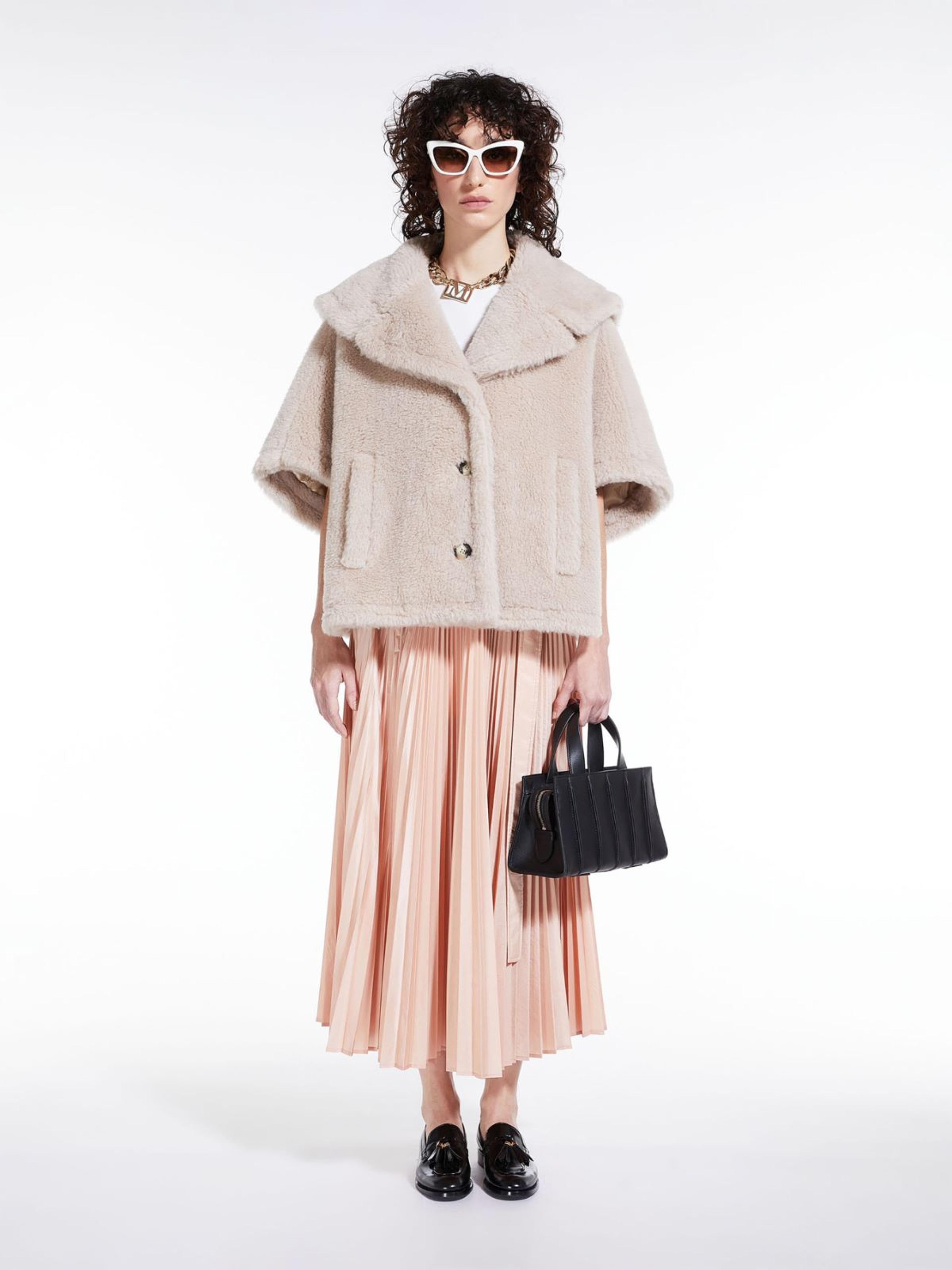 Teddy fabric cape, sand | "CAMBUSA1" Max Mara