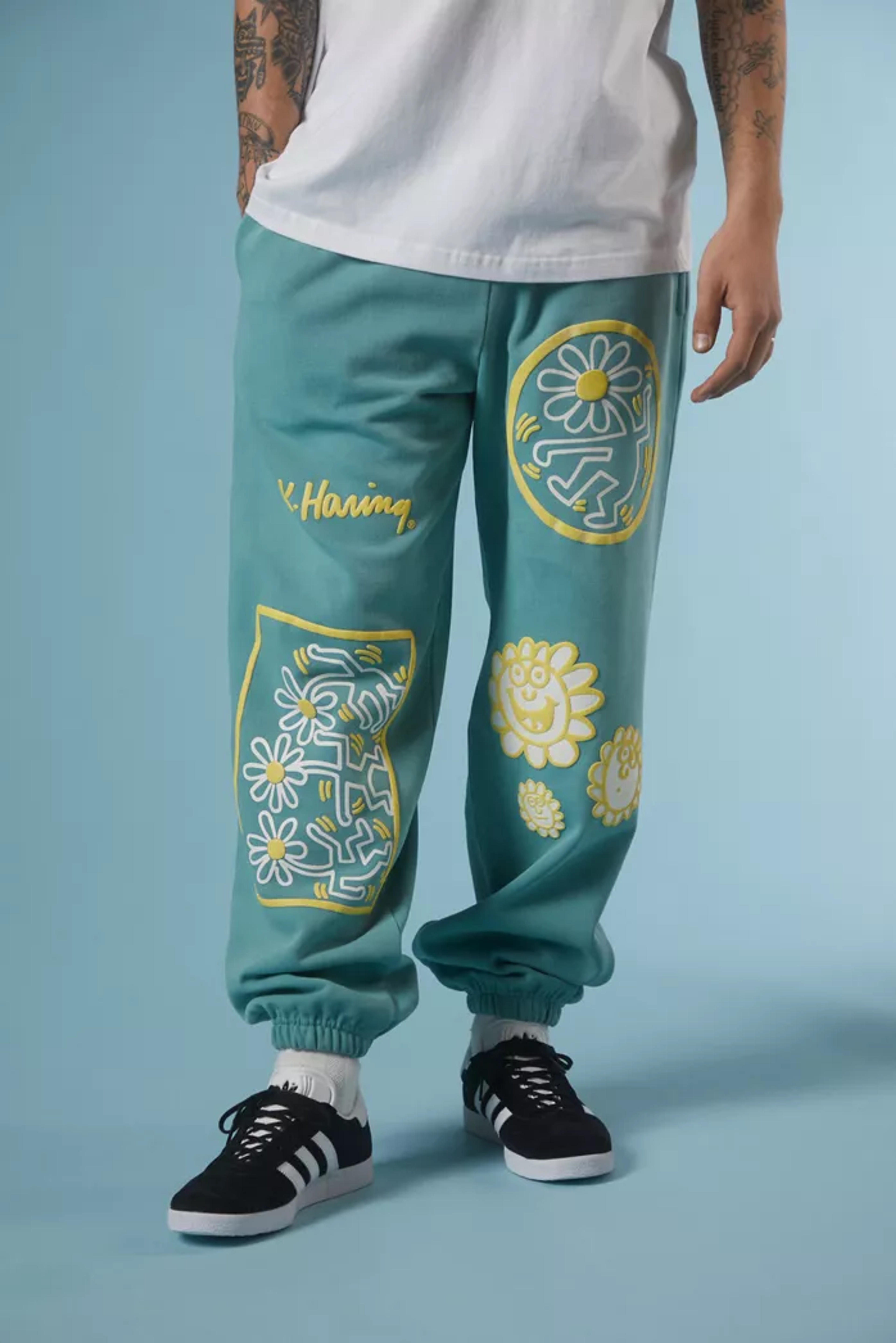 Keith Haring Happy Flower Graphic Sweatpant | Urban Outfitters
