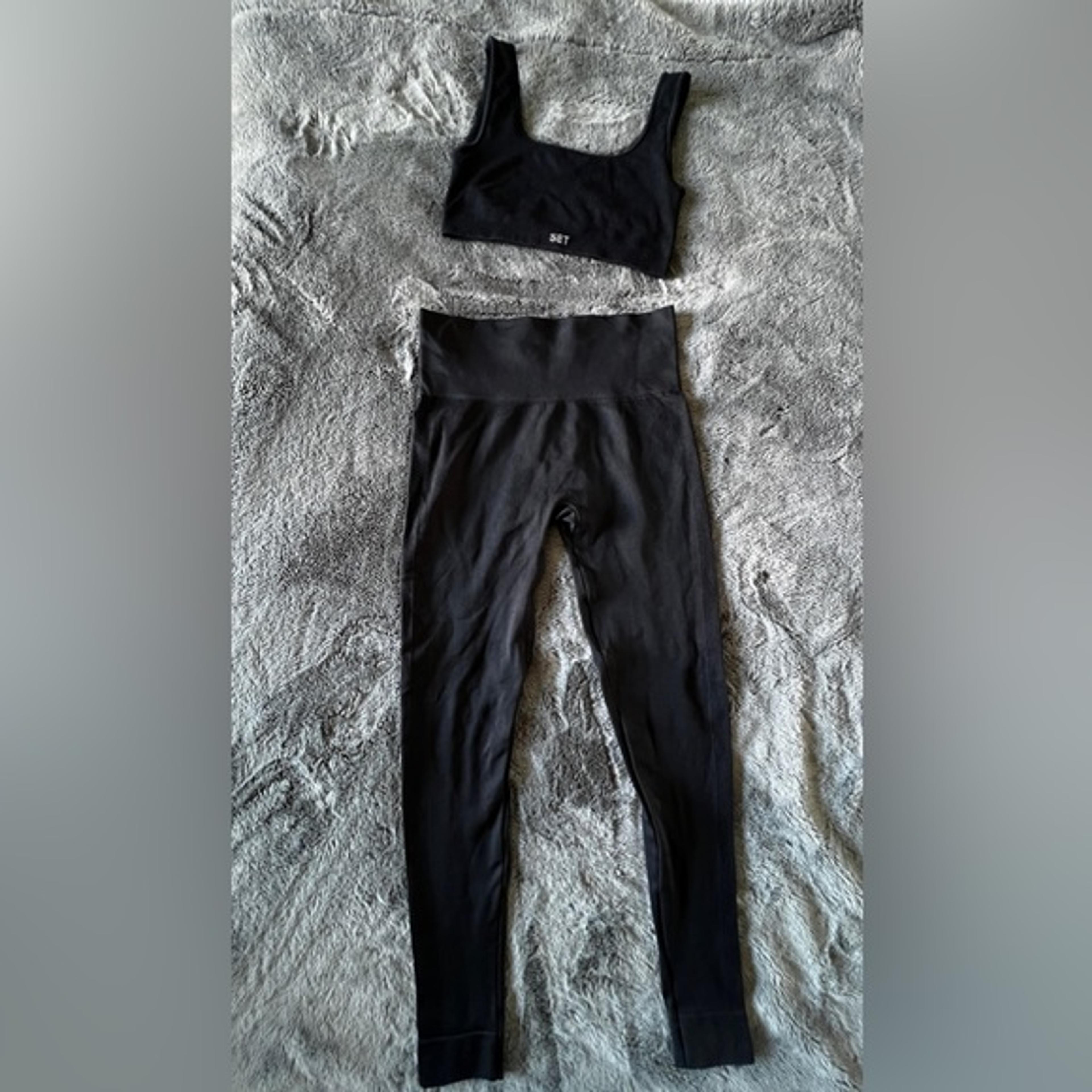 SET Active Onyx Sculptflex box cut bra and legging set Small