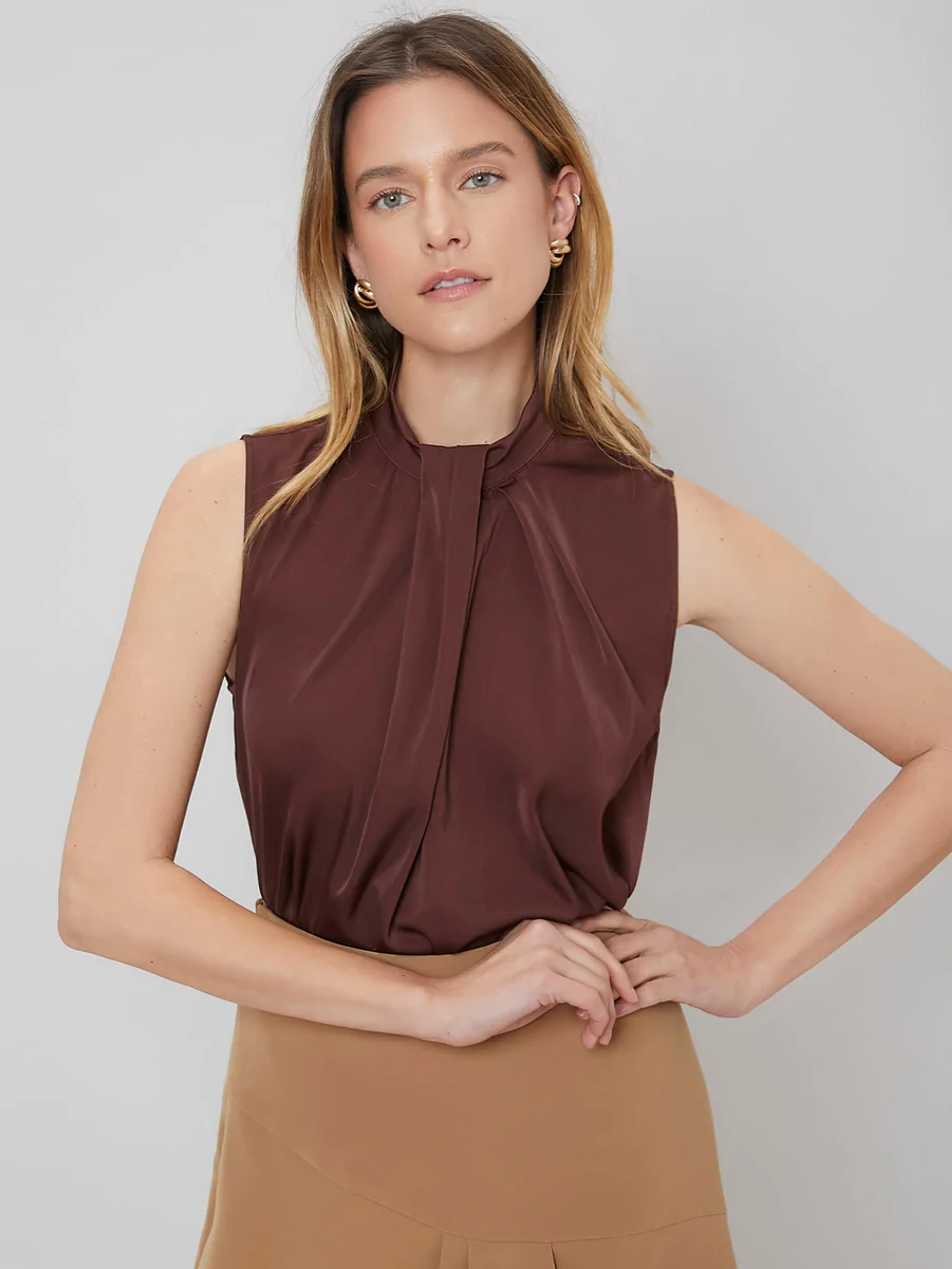 STAND COLLAR SLEEVELESS TOP – MOTF