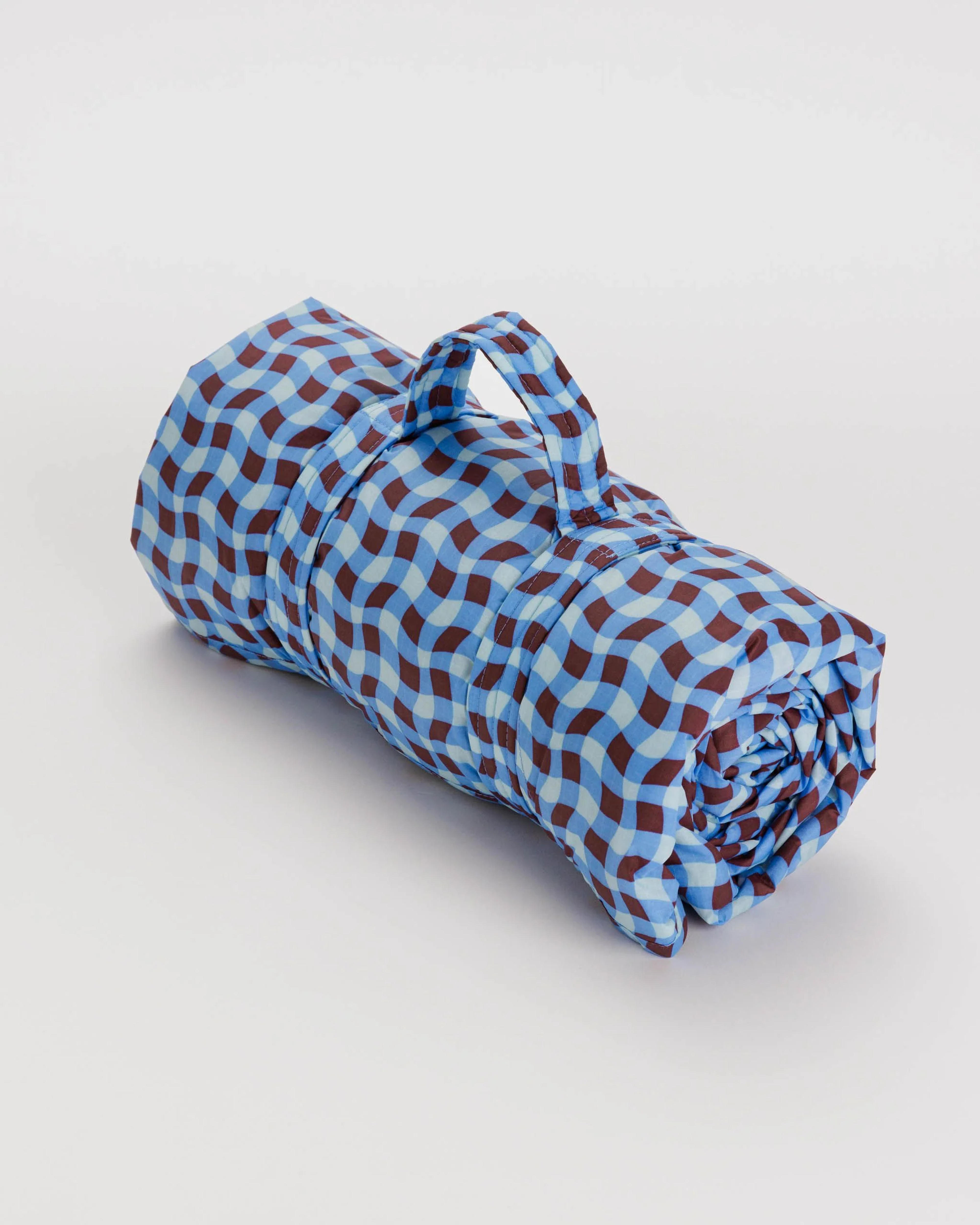 Puffy Picnic Blanket : Wavy Gingham Blue