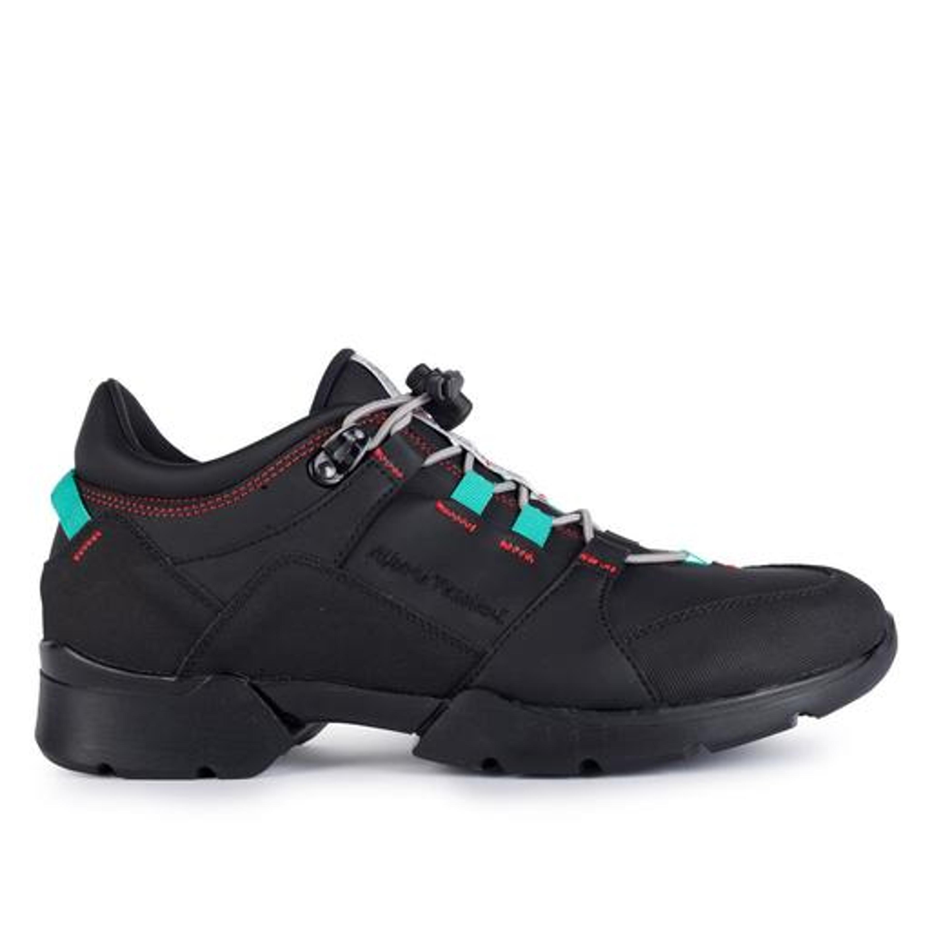 FREETIME VEGAN &lt;br&gt;Black Training Shoes