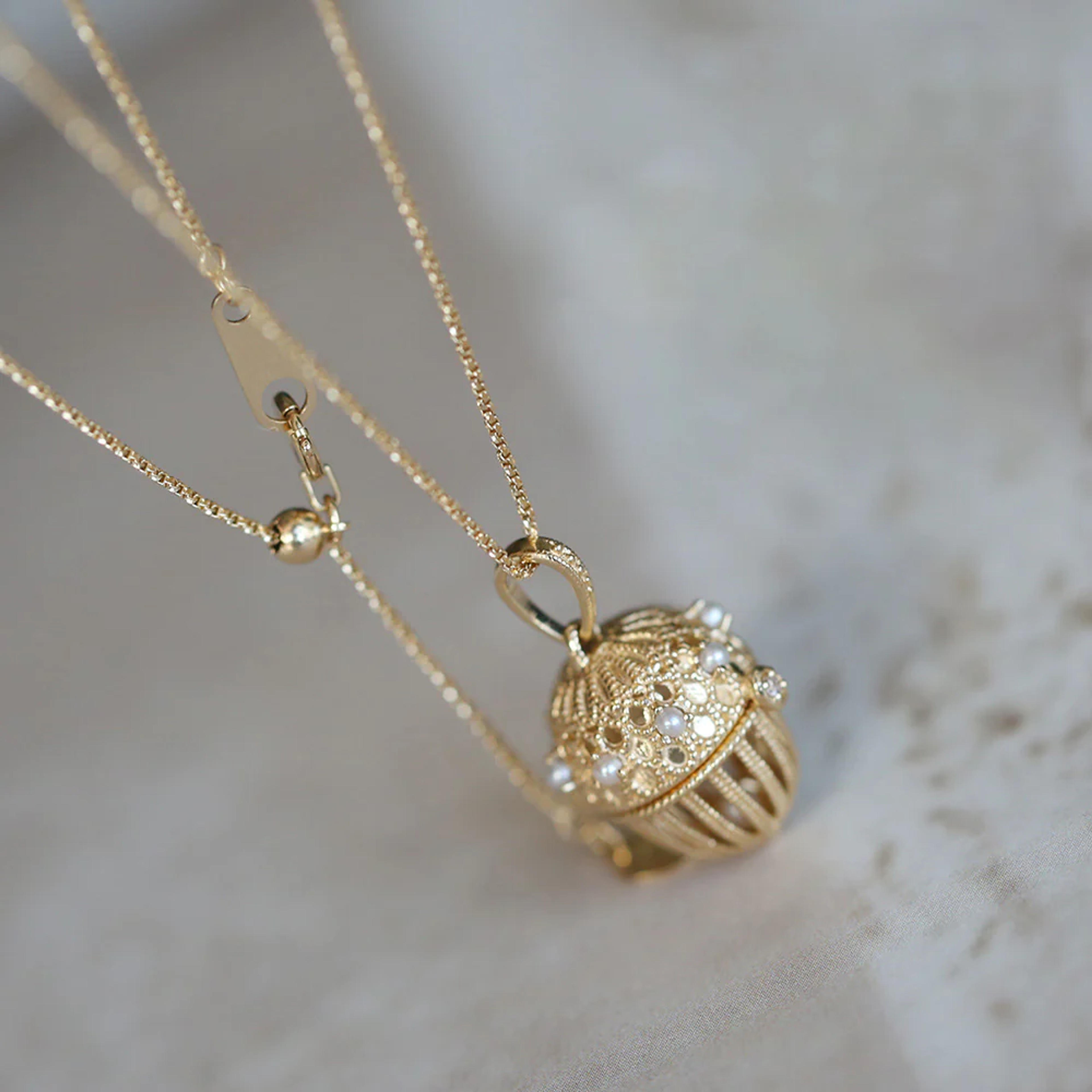 Acorn Locket Necklace (Solid Silver) | Abbott Atelier | Artisan Jewelry