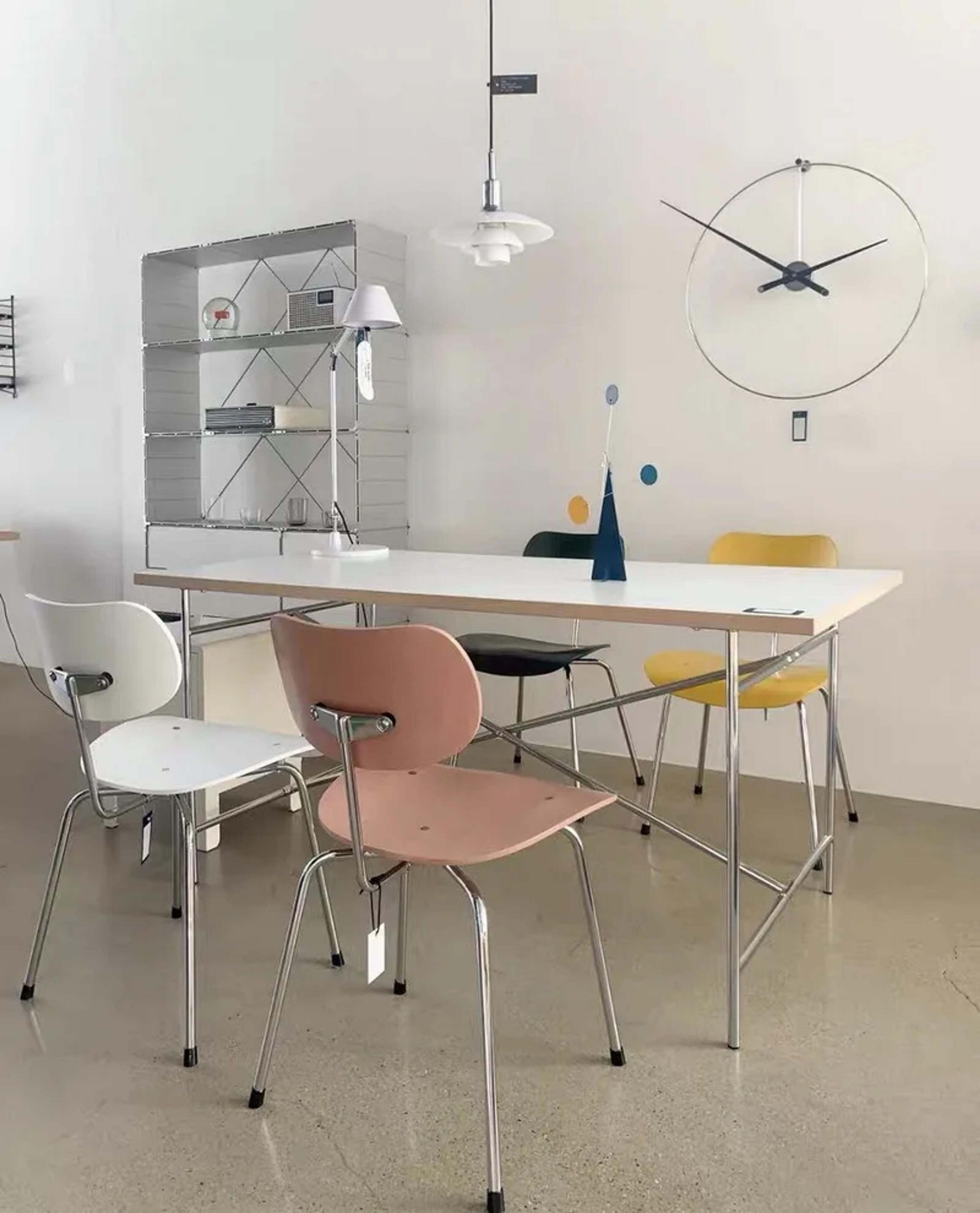 206.49US $ |Desk conference desk dining table solid wood medieval stainless steel Bauhaus table minimalist matte white computer desk| |