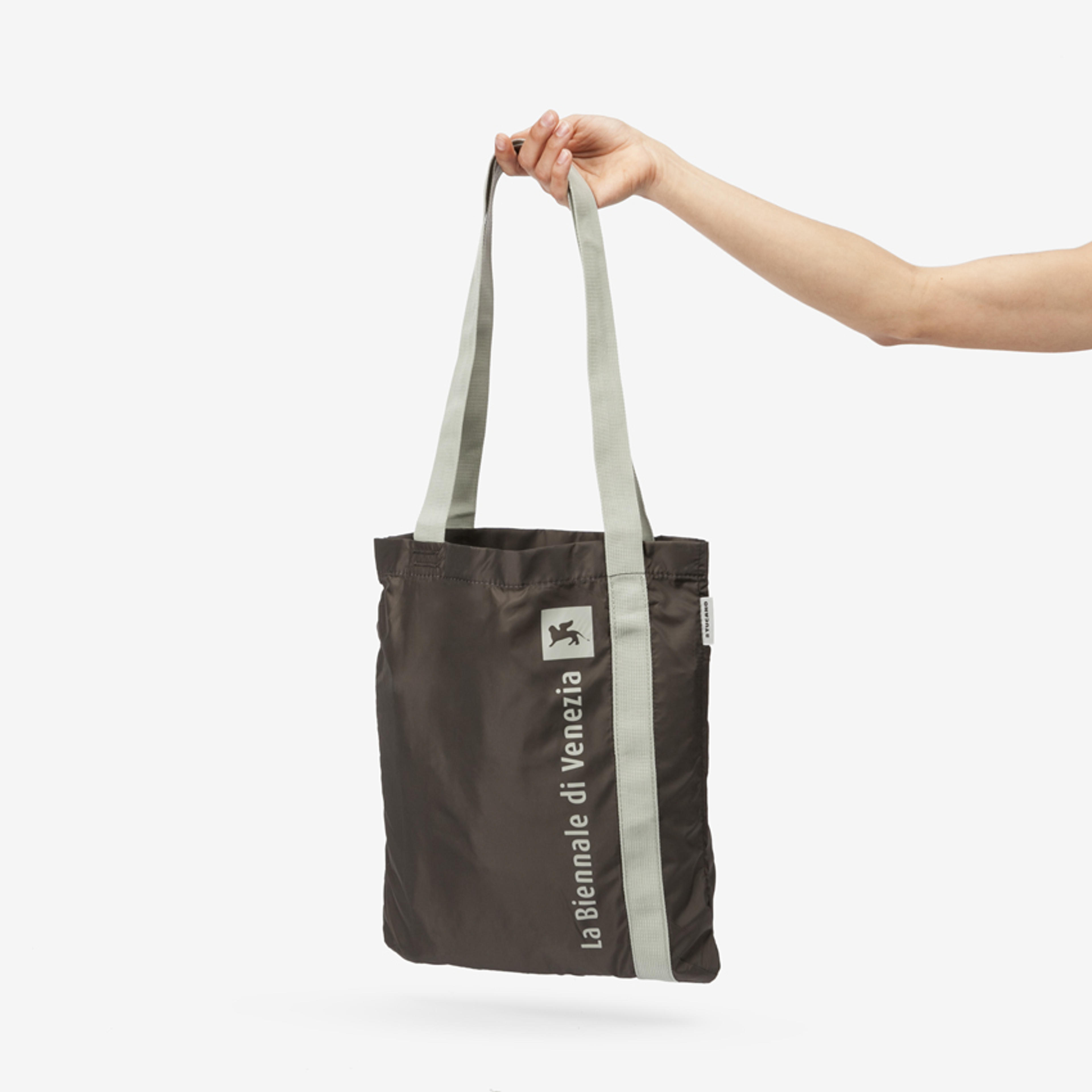 LA BIENNALE DEEP GREY SHOPPER - La Biennale Gifts