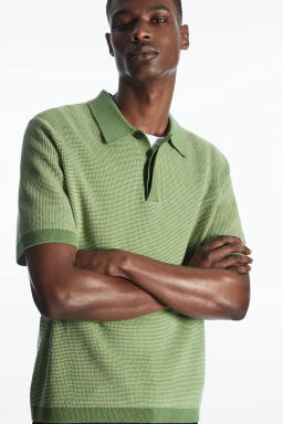 REGULAR-FIT KNITTED POLO SHIRT - Green - Polo Shirts - COS
