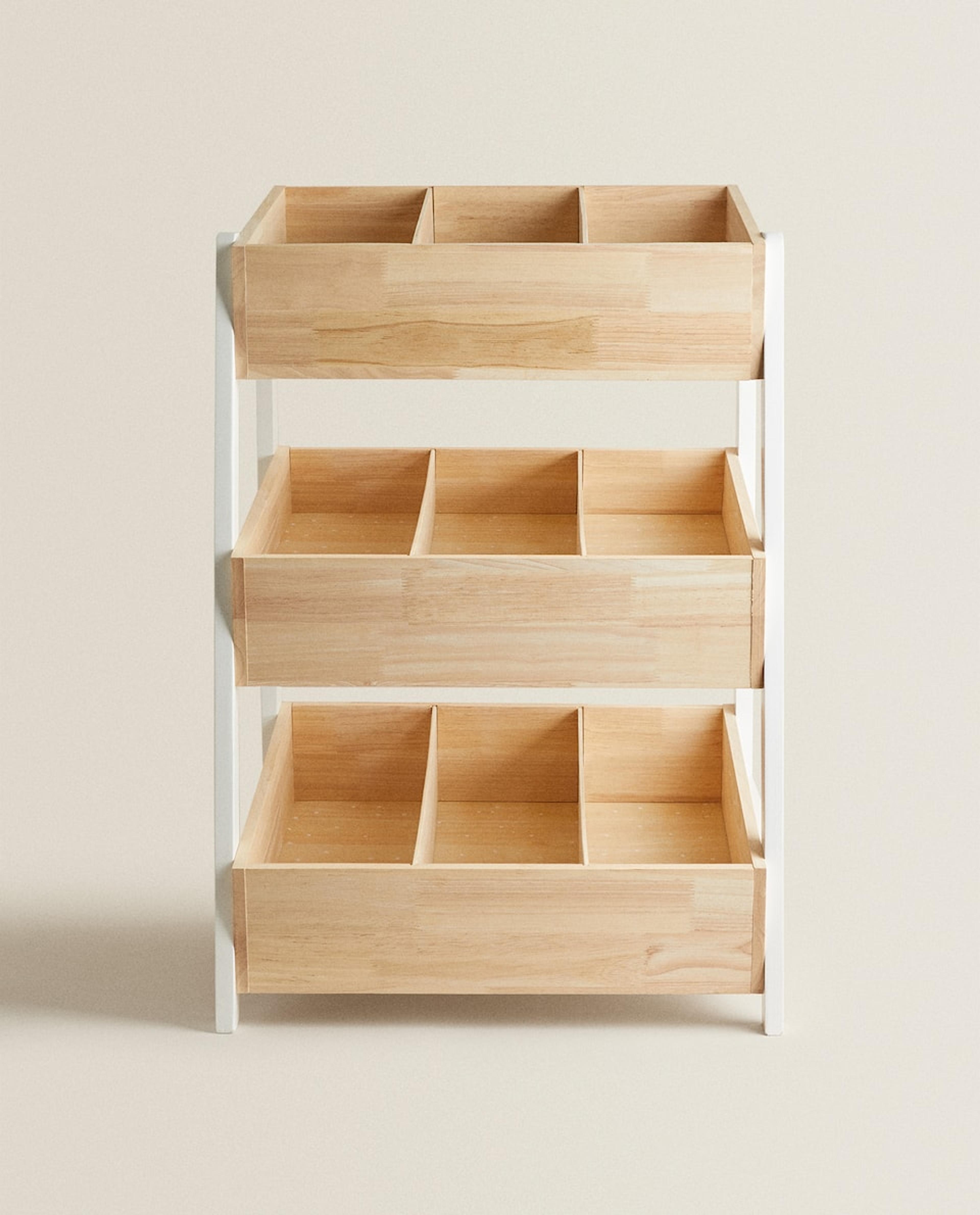 KIDS’ DRAWER SHELVES