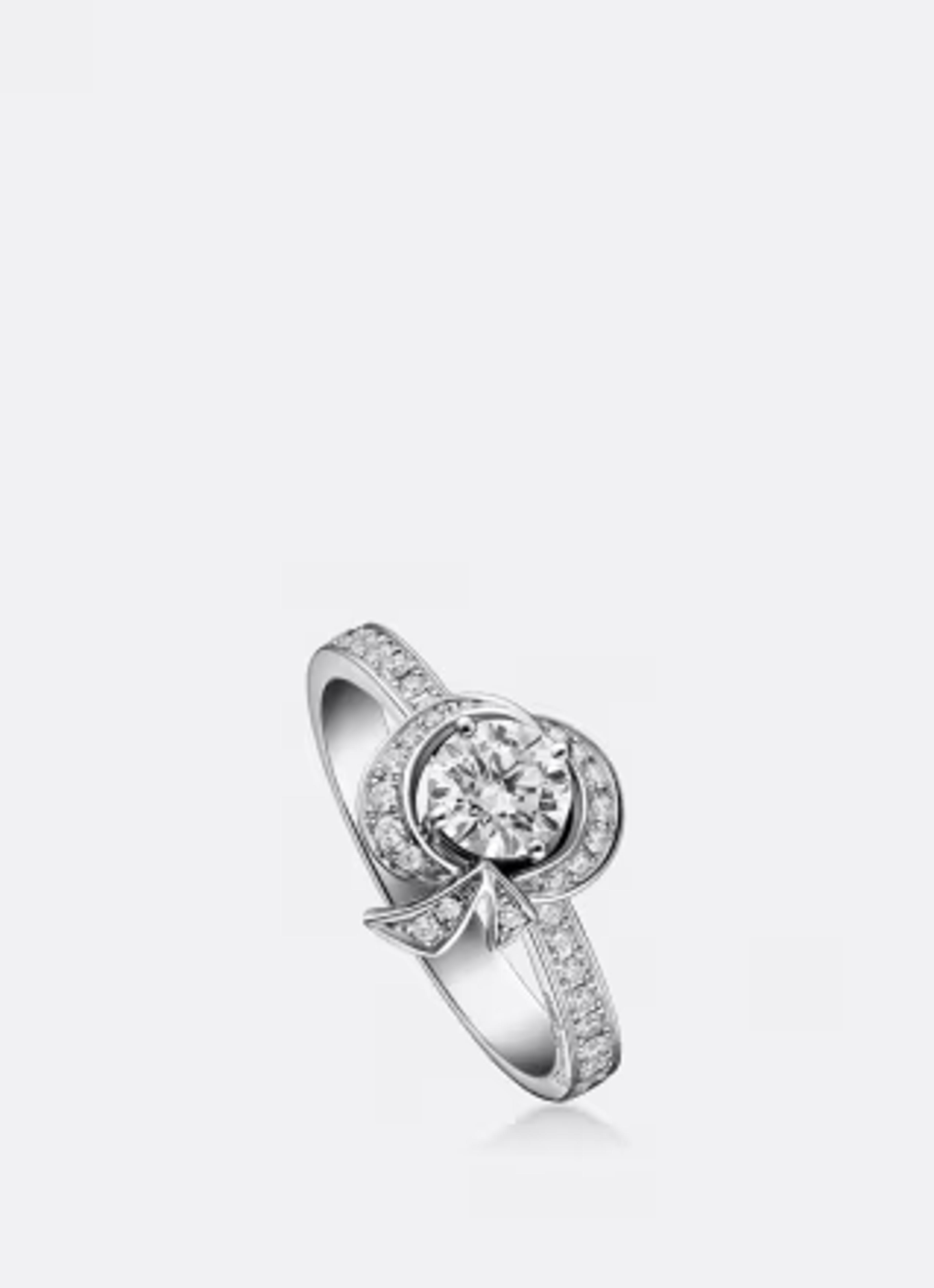 Ring La Rose de la Reine, Solitaire | Breguet