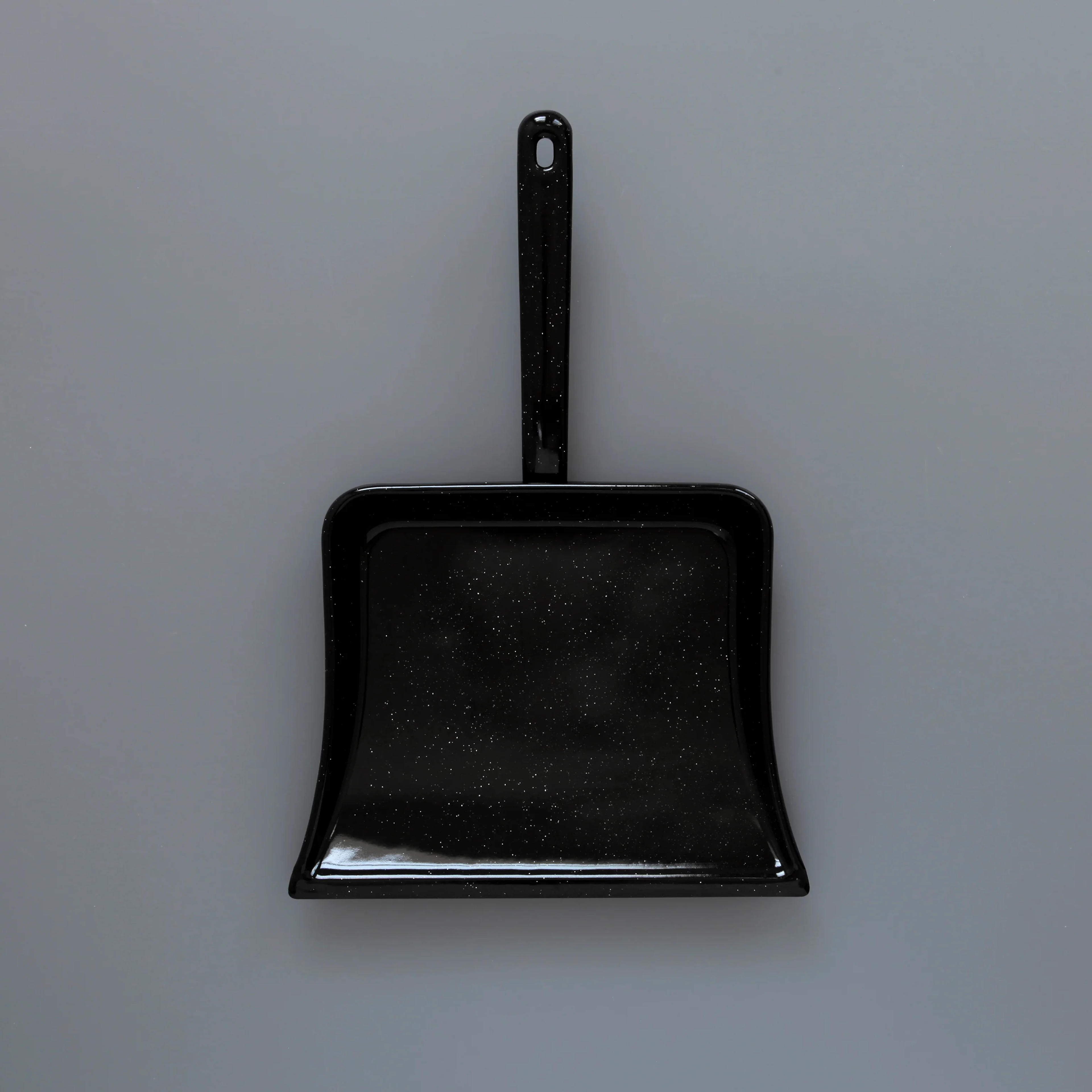 Enamel Dustpan | LABOUR AND WAIT