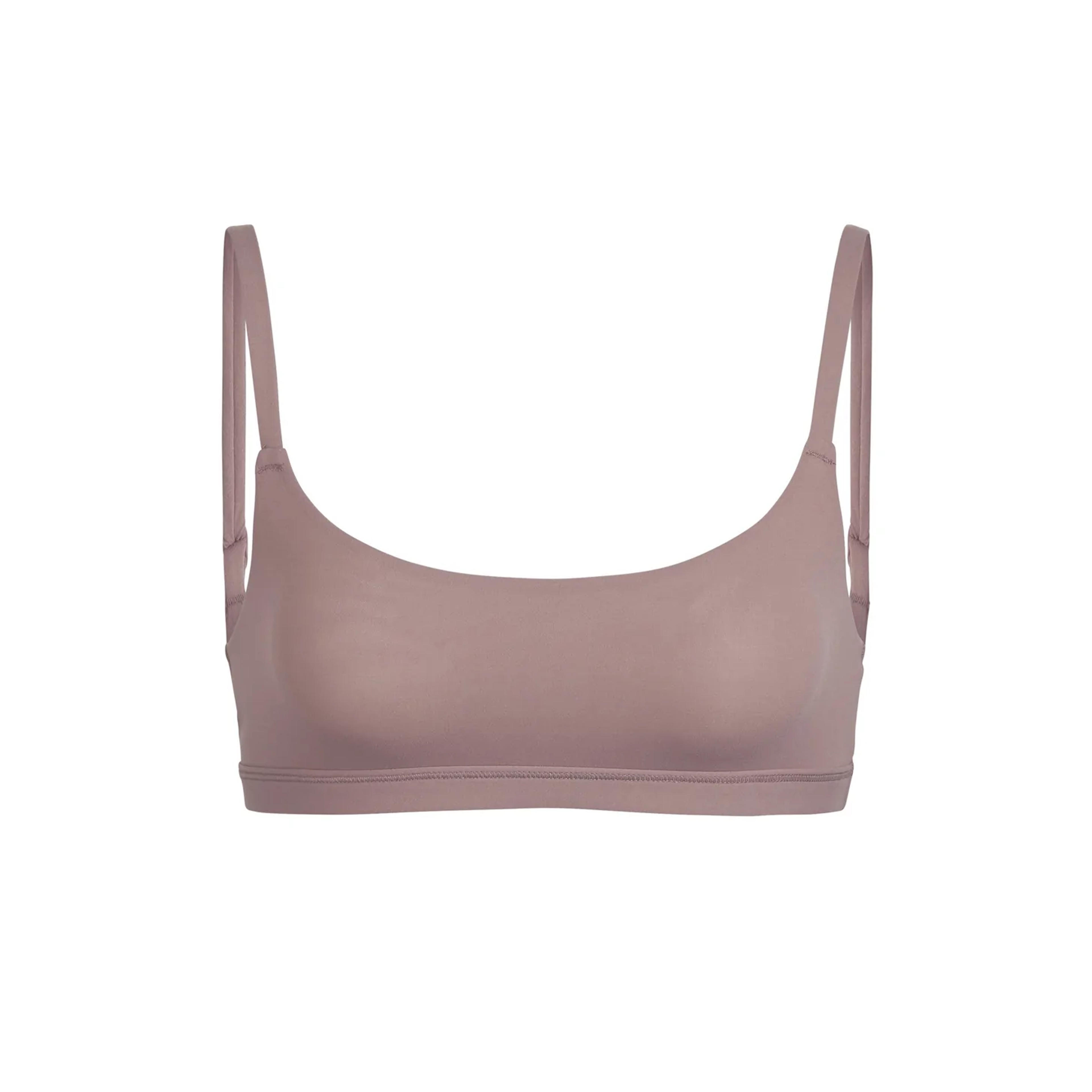 FITS EVERYBODY SCOOP NECK BRA | UMBER LAYS FLAT ON A WHITE BACKGROUND