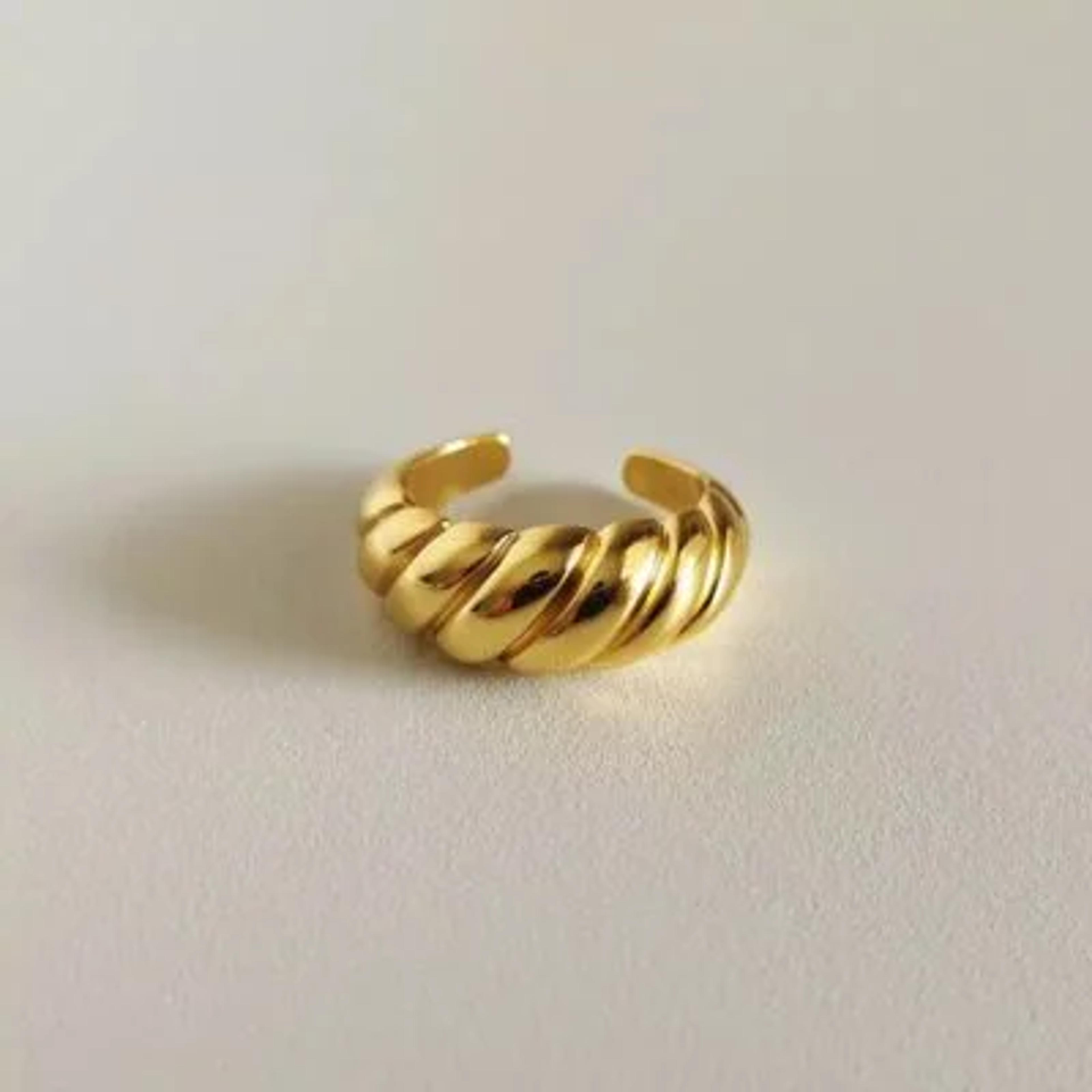 18KT Gold Plated Croissant Ring - Inaya Accessories