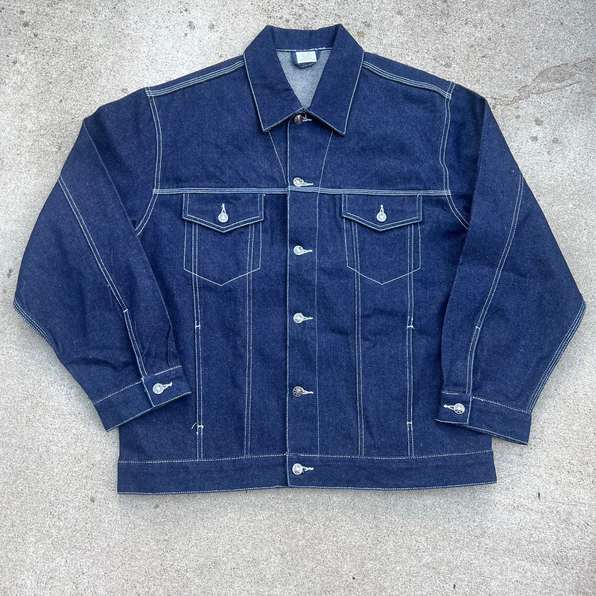 Aged Threads | 90's denim jacket fits like an XL | Carrot Shopping