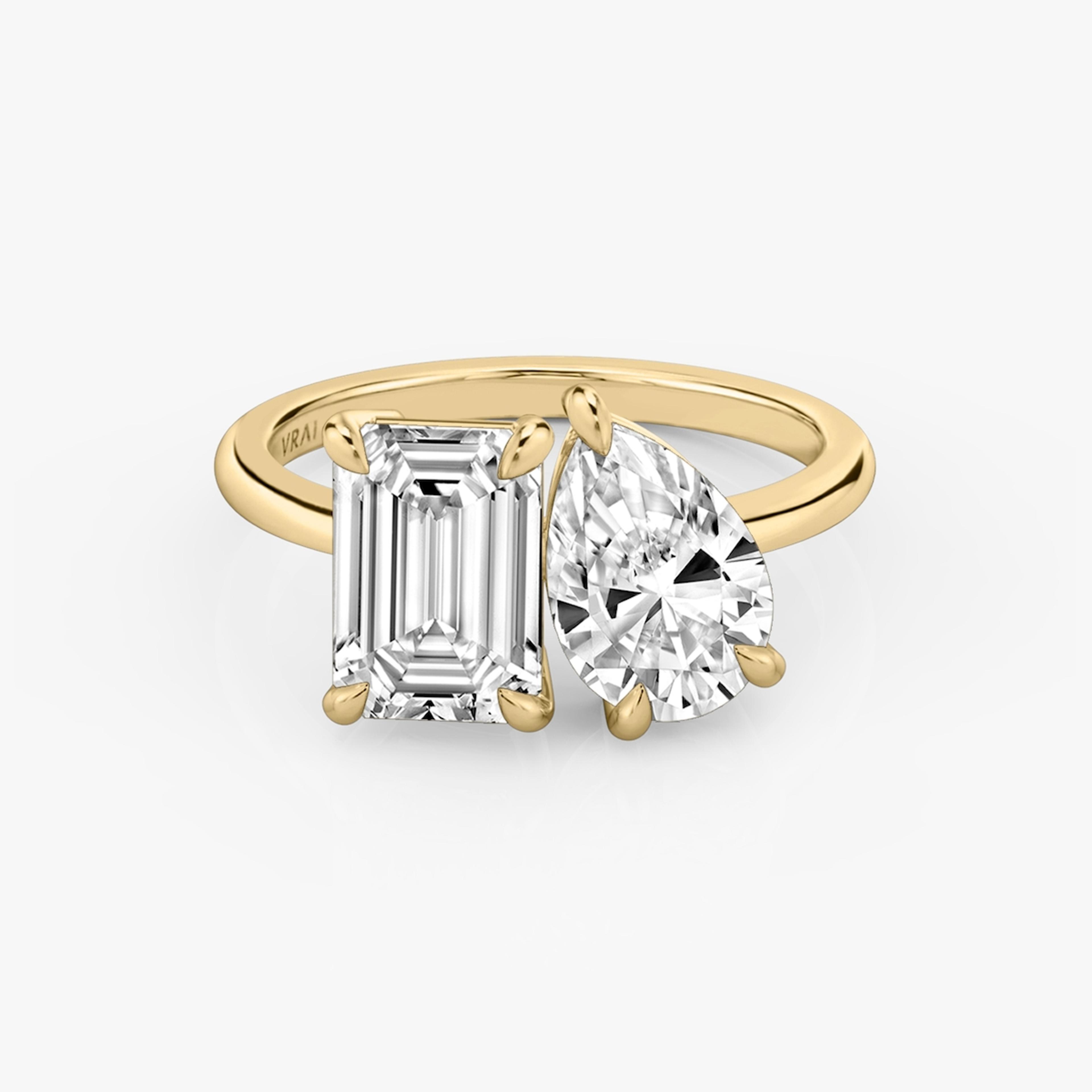 The Toi et Moi Emerald and Pear Engagement Ring in Yellow Gold | VRAI