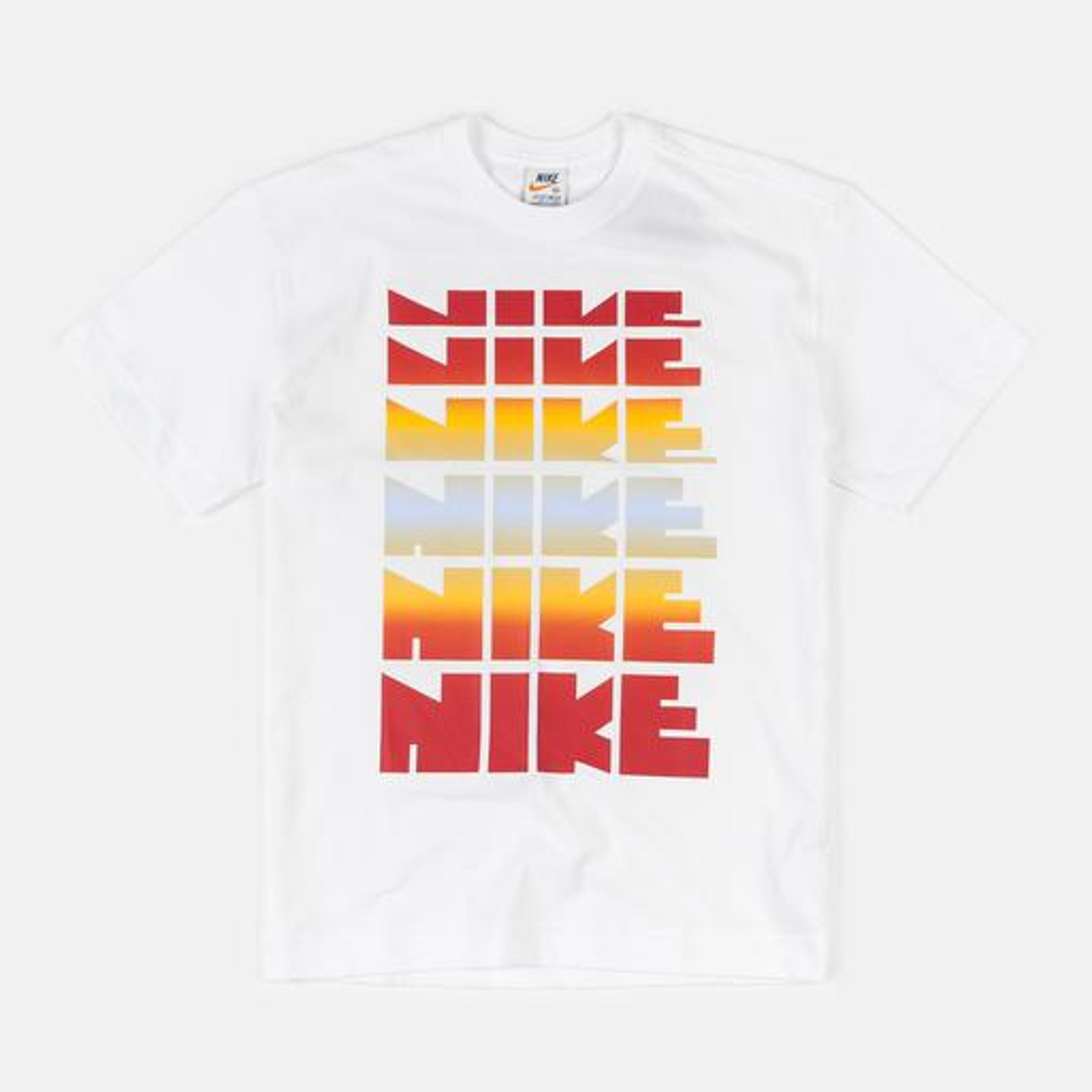 Nike Classic 2 T-Shirt - White | T-Shirts