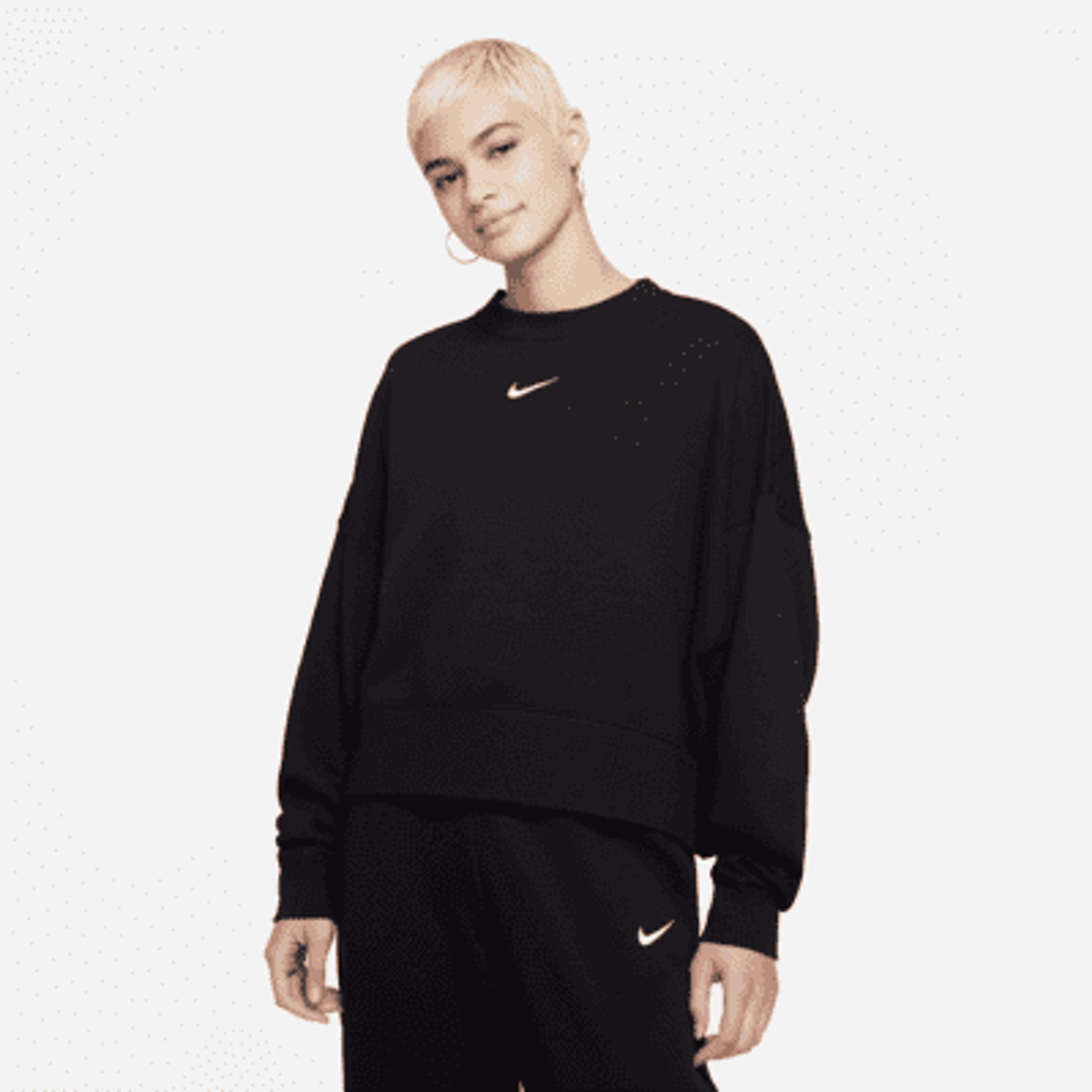 Nike Sportswear Collection Essentials Women's Oversized Fleece Crew Sweatshirt. Nike.com