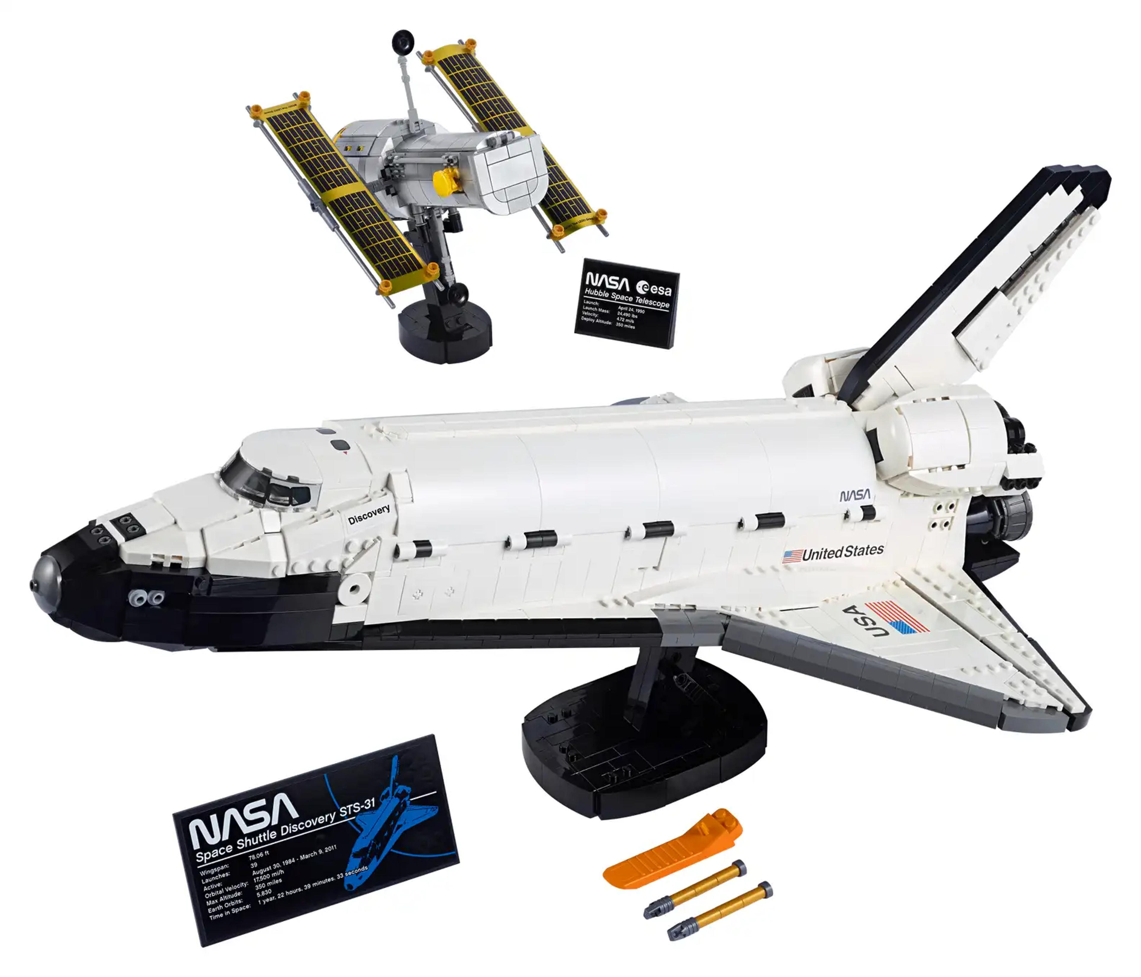 NASA Space Shuttle Discovery 10283 | LEGO® Icons | Buy online at the Official LEGO® Shop US