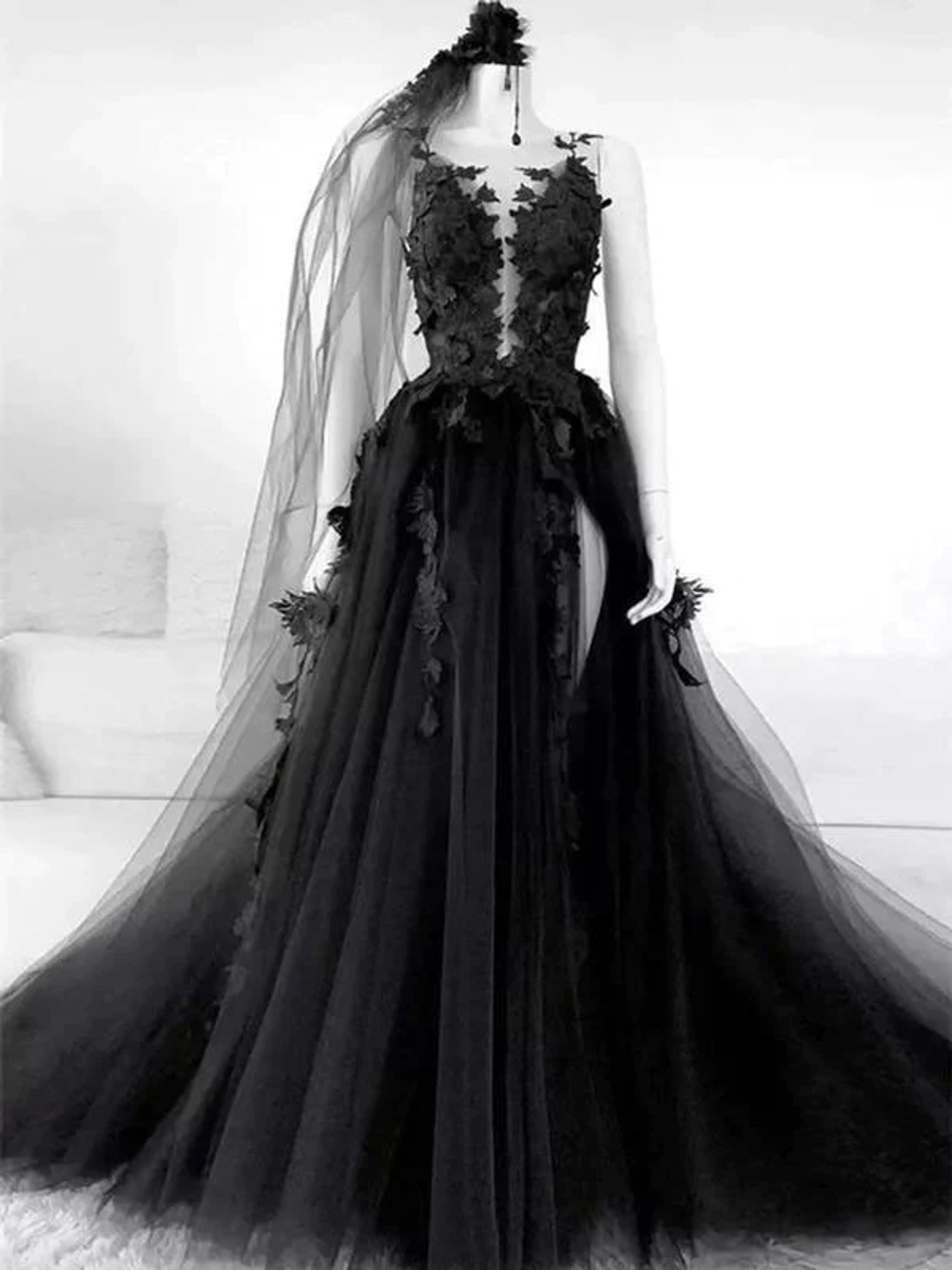 Black Tulle Gothic Wedding Dresses Sideslit with Veil Halloween Appliq – promboutiqueonline