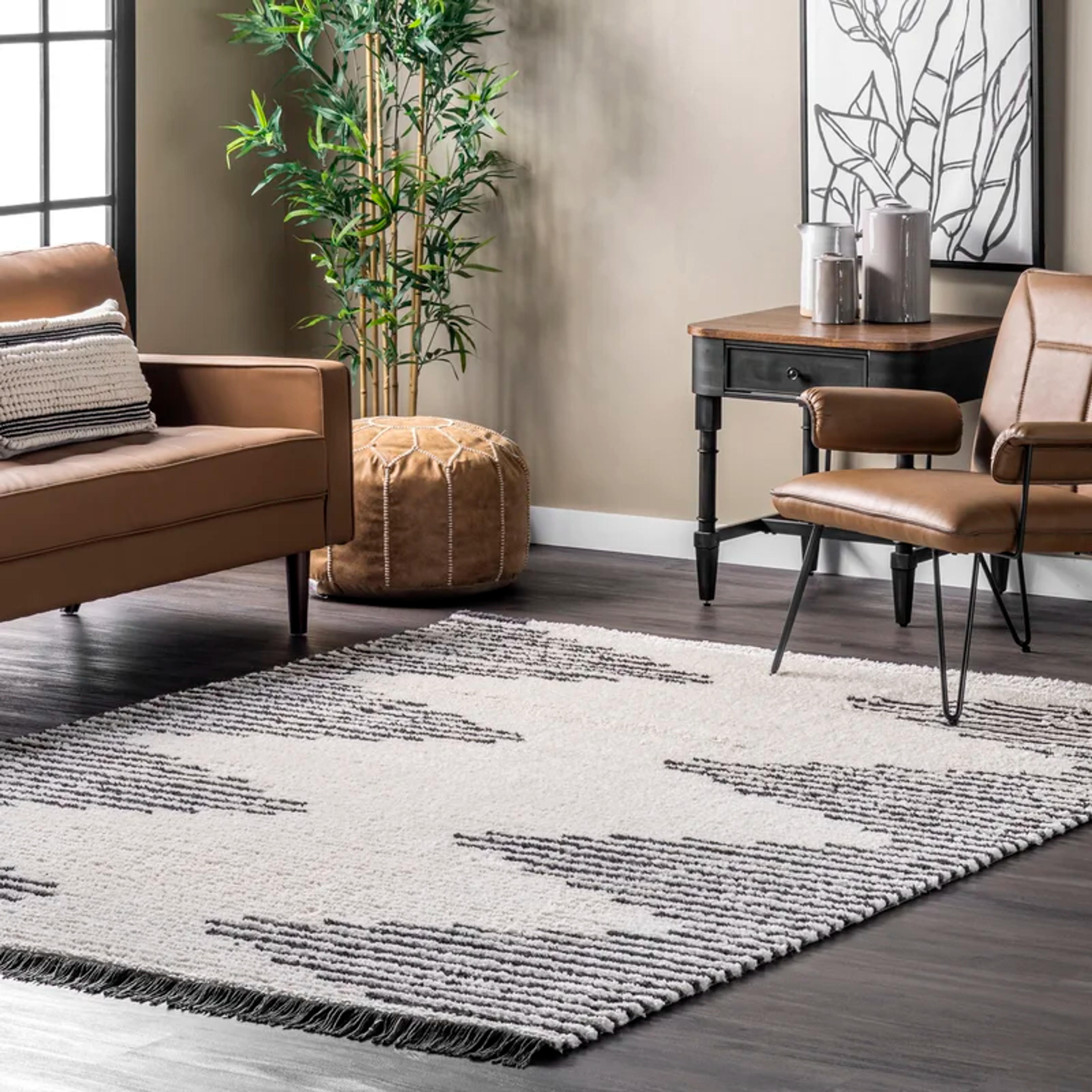 7' x 9' Evelina Geometric Beige/Black Area Rug