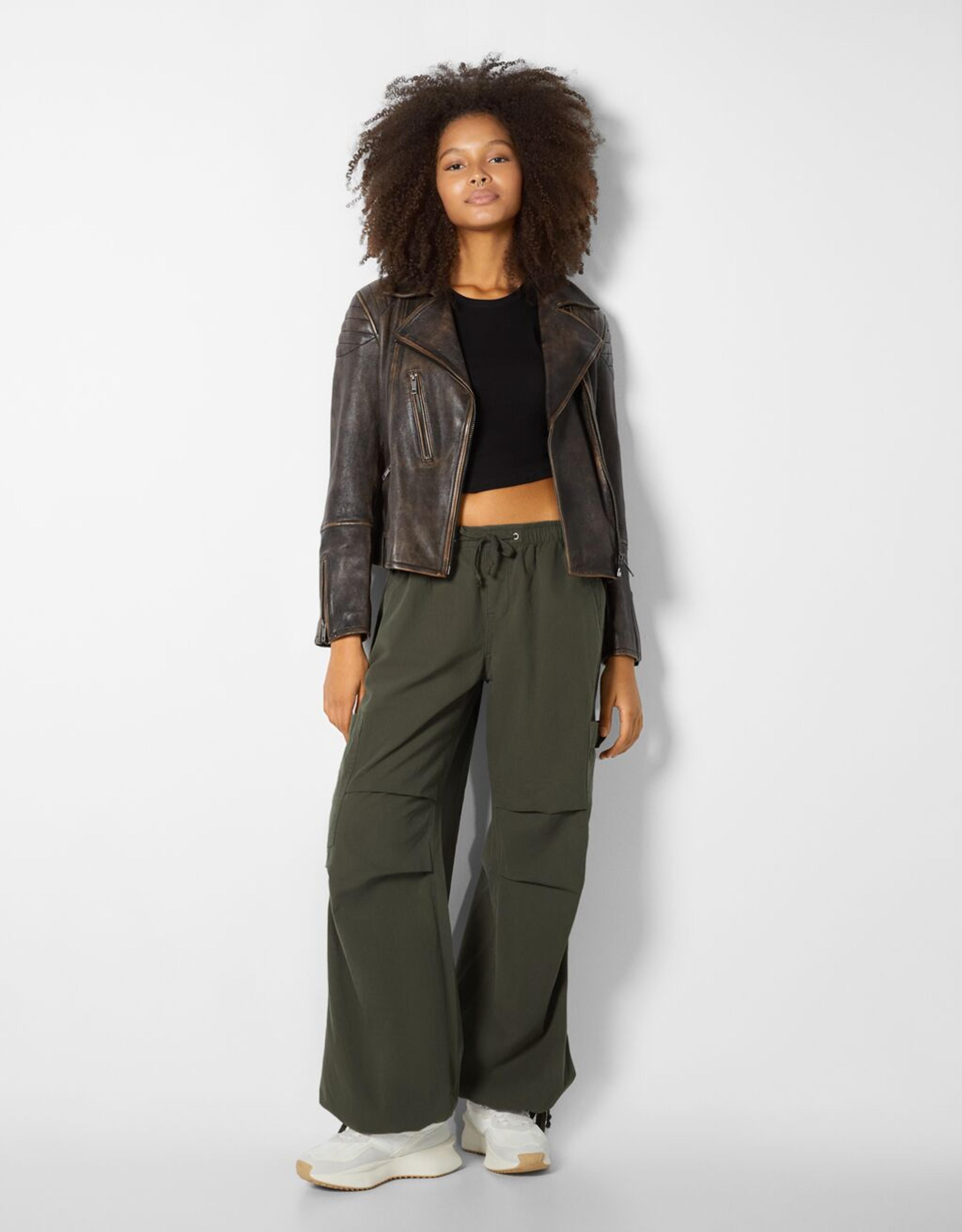 Cargo parachute pants - New - Woman | Bershka