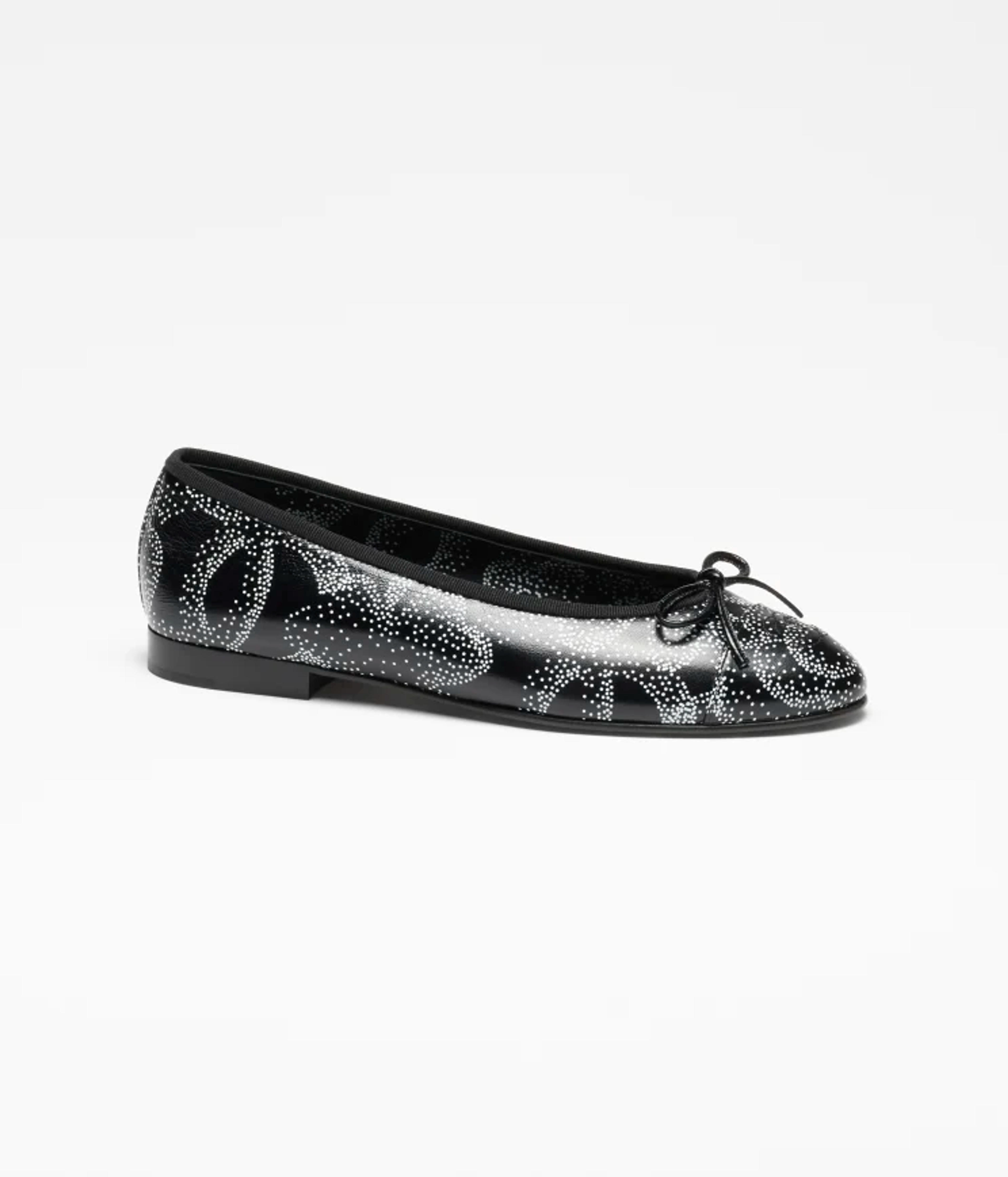 Ballet flats - Printed calfskin, black & white — Fashion | CHANEL