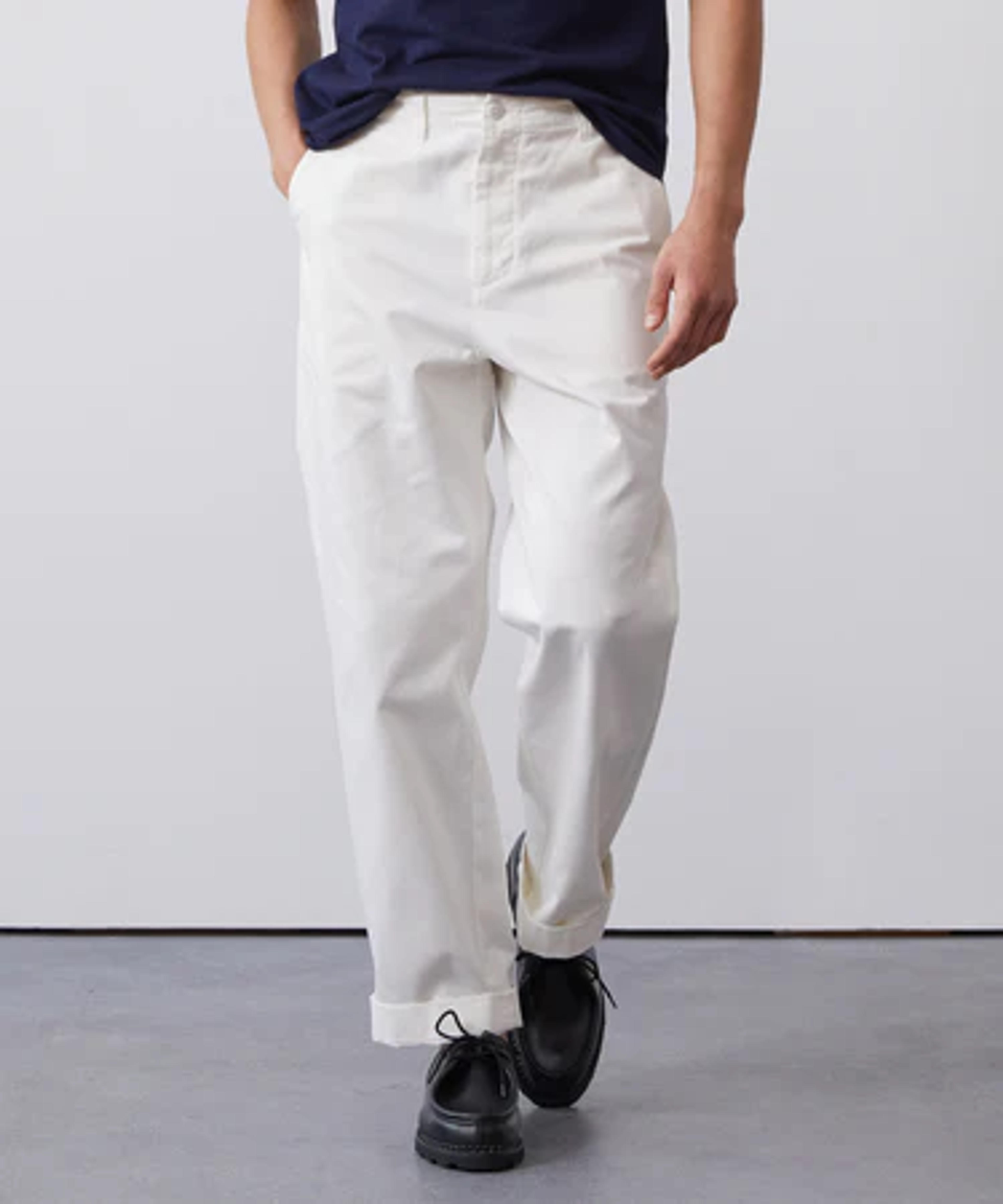 Relaxed Fit Favorite Chino in White