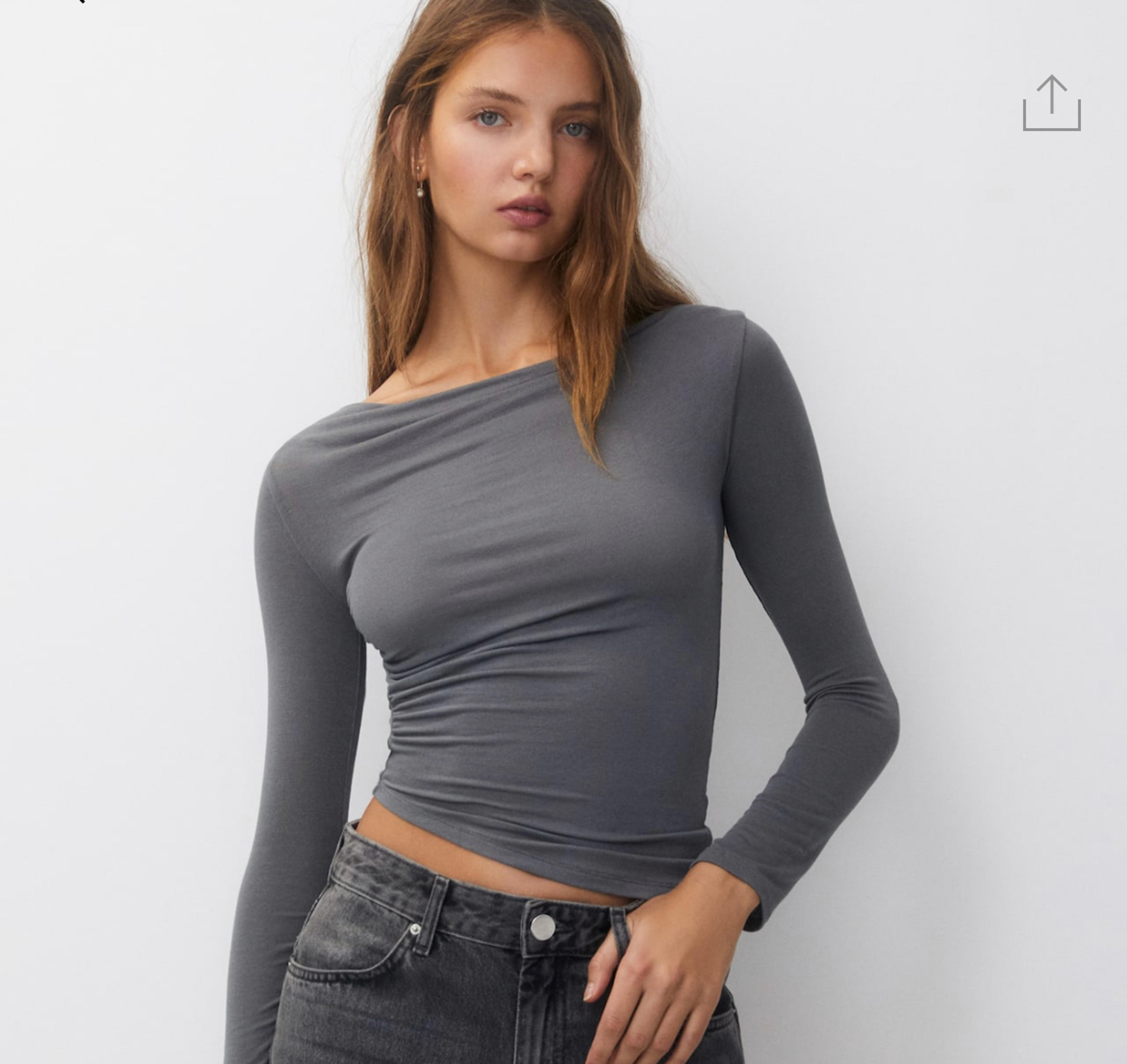 Long sleeve asymmetric T-shirt