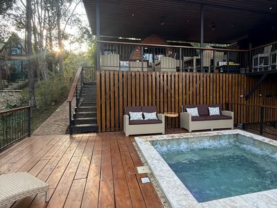 SkyNest Glamping Pods