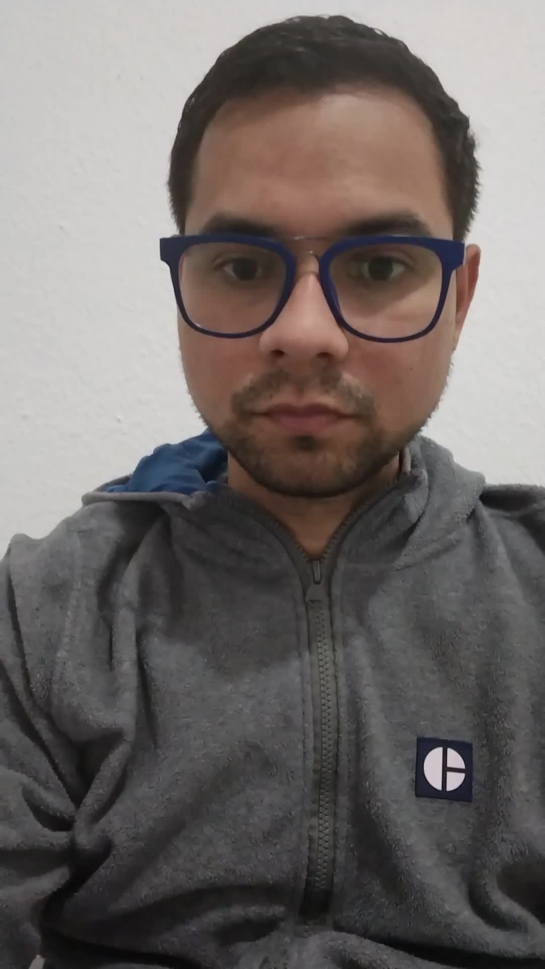 Logística, atención al cliente, bodega.