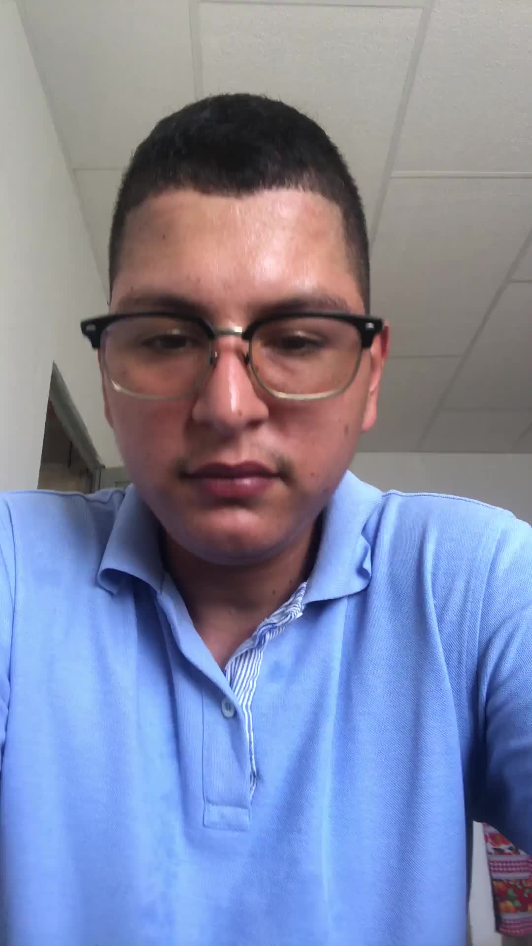 Servicio al cliente o Mercadeo y ventas 