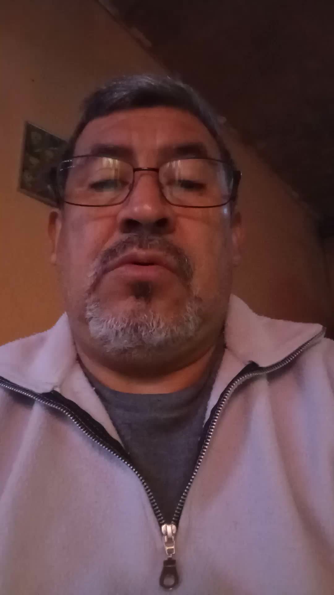 Administrativo o en proceso de alimentos.